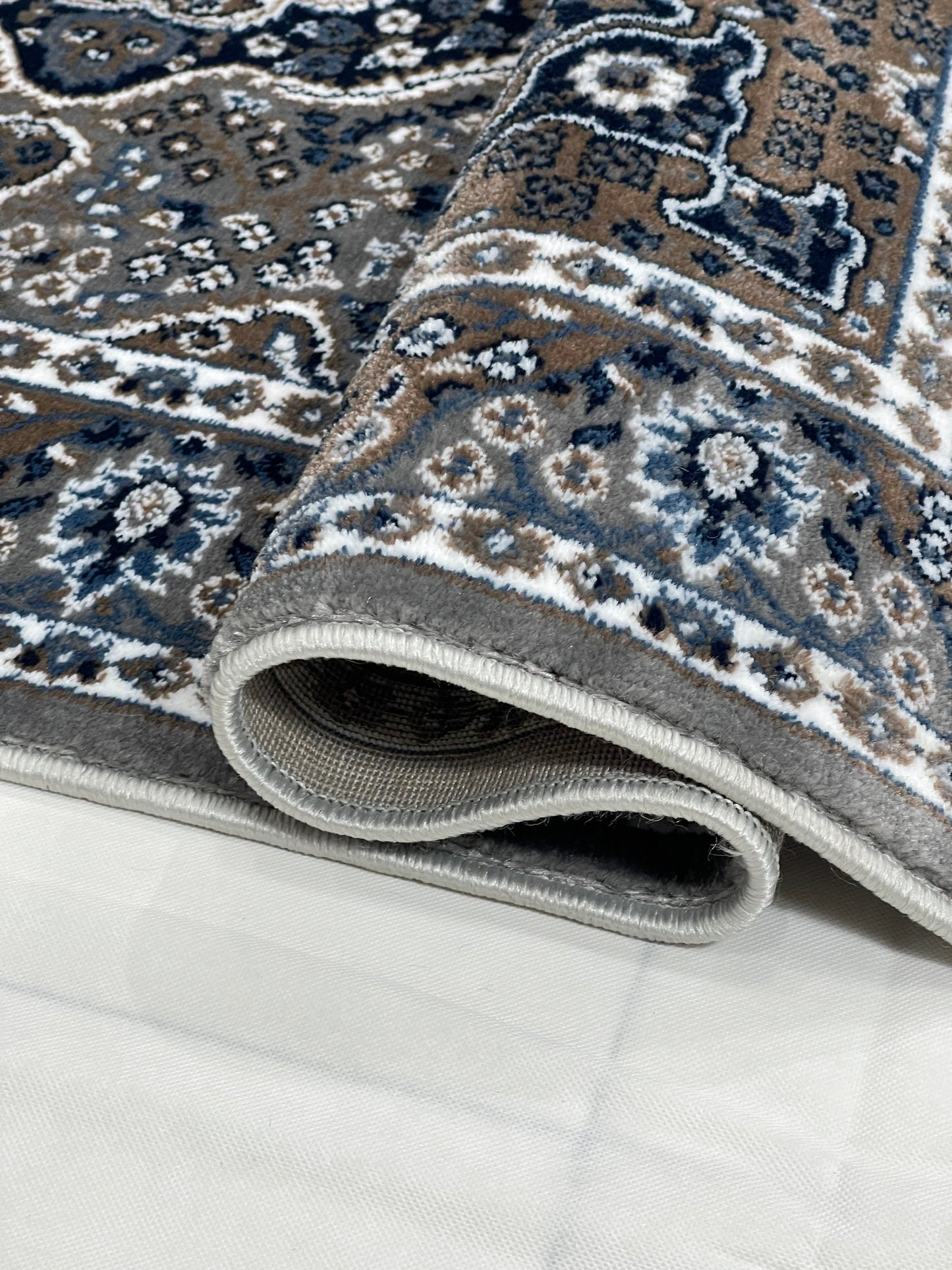 Persian Polypropylene Rug,back woven(Article-25-Grey)
Size : 5ft width  x 7.3ft length (150cm x 220cm)