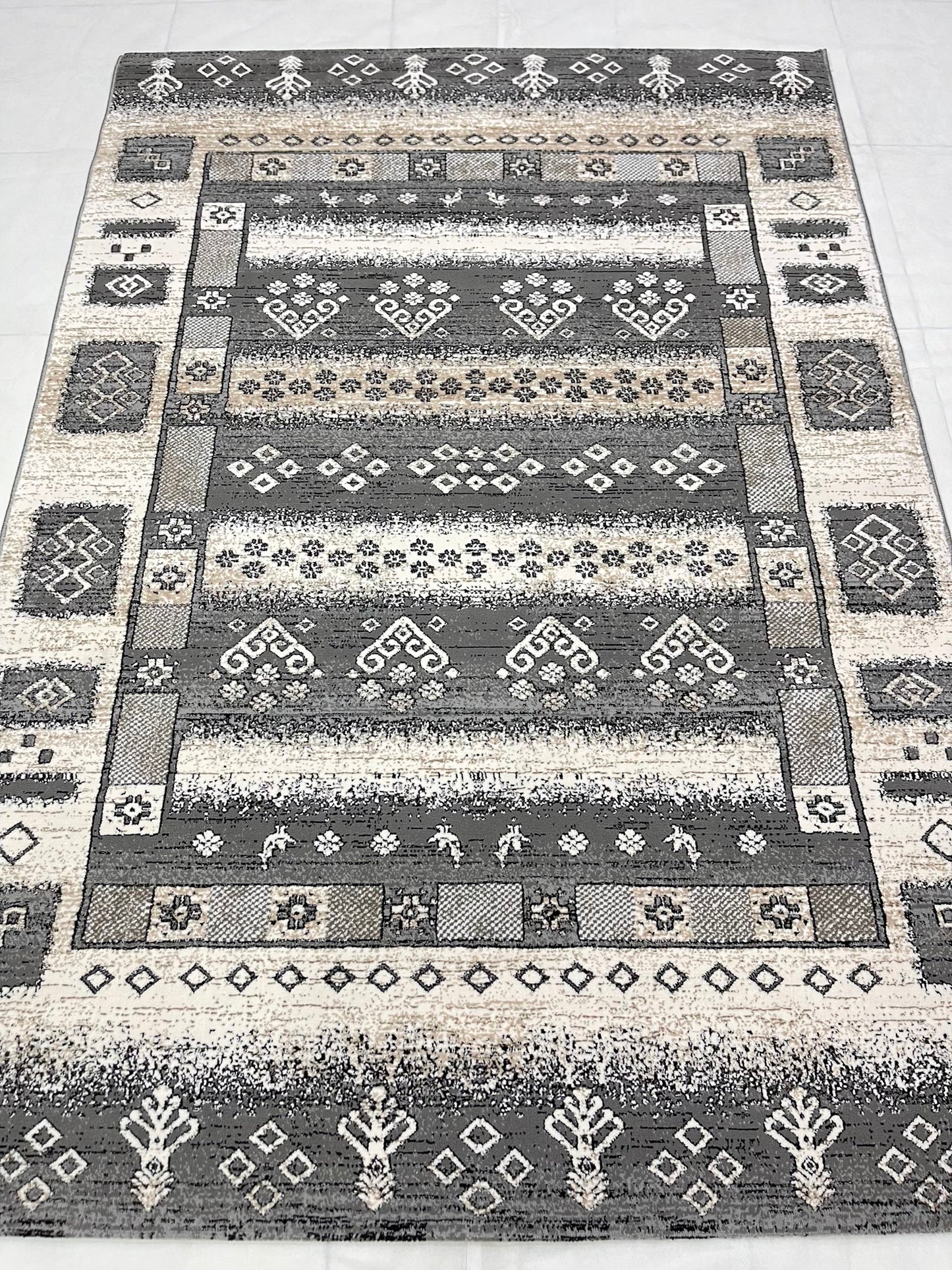 Irani Vintage Woven Rug.
 Article -2048-Grey
Size: 4 ft width x 6 ft length ( 120cm x 180 cm)