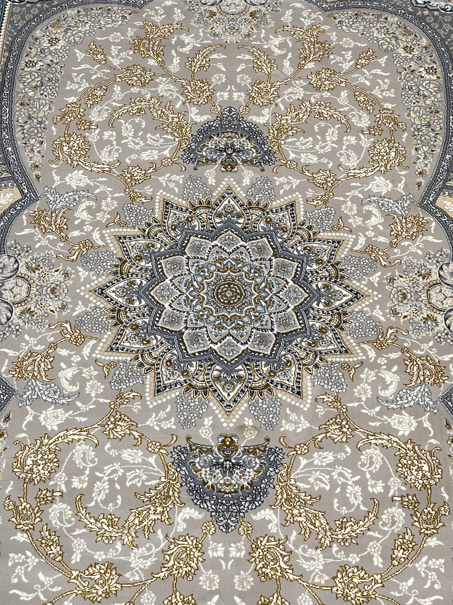 Persian Thick Woven Rug. 
(Article -641-Grey )
Size: 6.6 ft width x 9.6 ft length (200cm x 290cm)