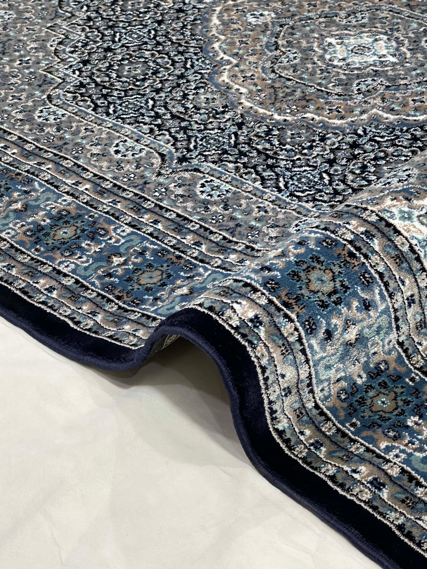 Persian polypropylene Rug,back woven(Article-19-Blue)
Size : 5ft width  x 7.3ft length (150cm x 220cm)