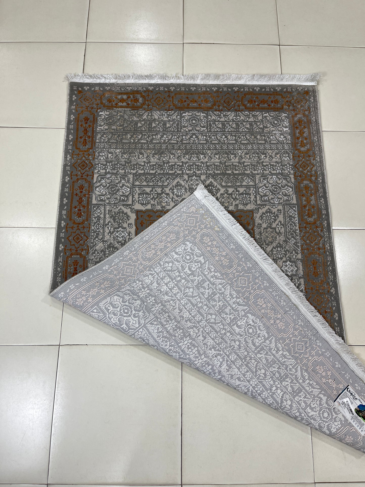 Irani viscose Rug , Woven Back
Article-324-Grey, Rust
Size : 3 ft width x 5 ft length (100 cm x 150cm)
