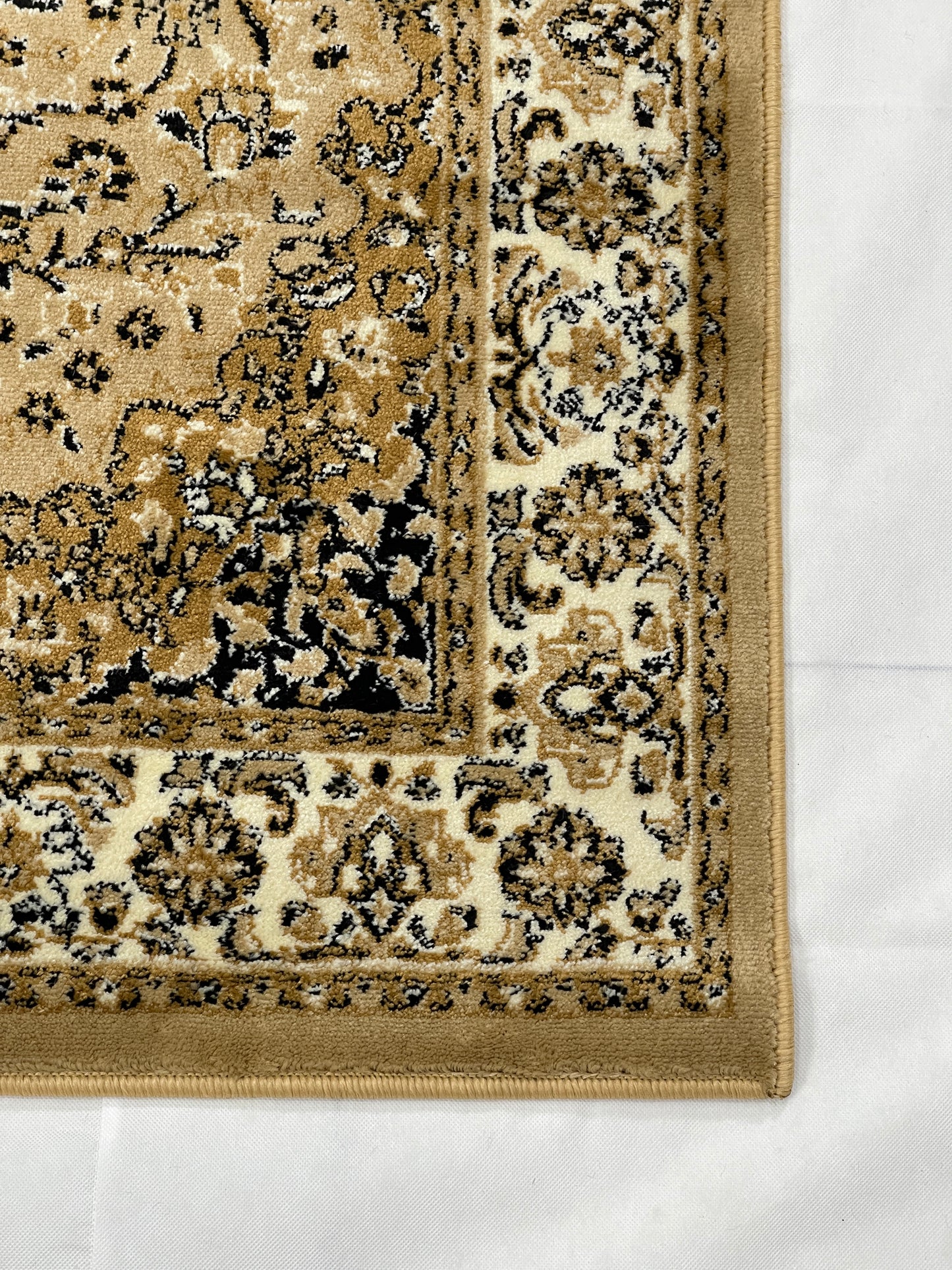 Persian polypropylene Rug,back woven(Article-01-Beige)
Size : 4 ft width x 5.6 ft length (120 cm x 170cm)