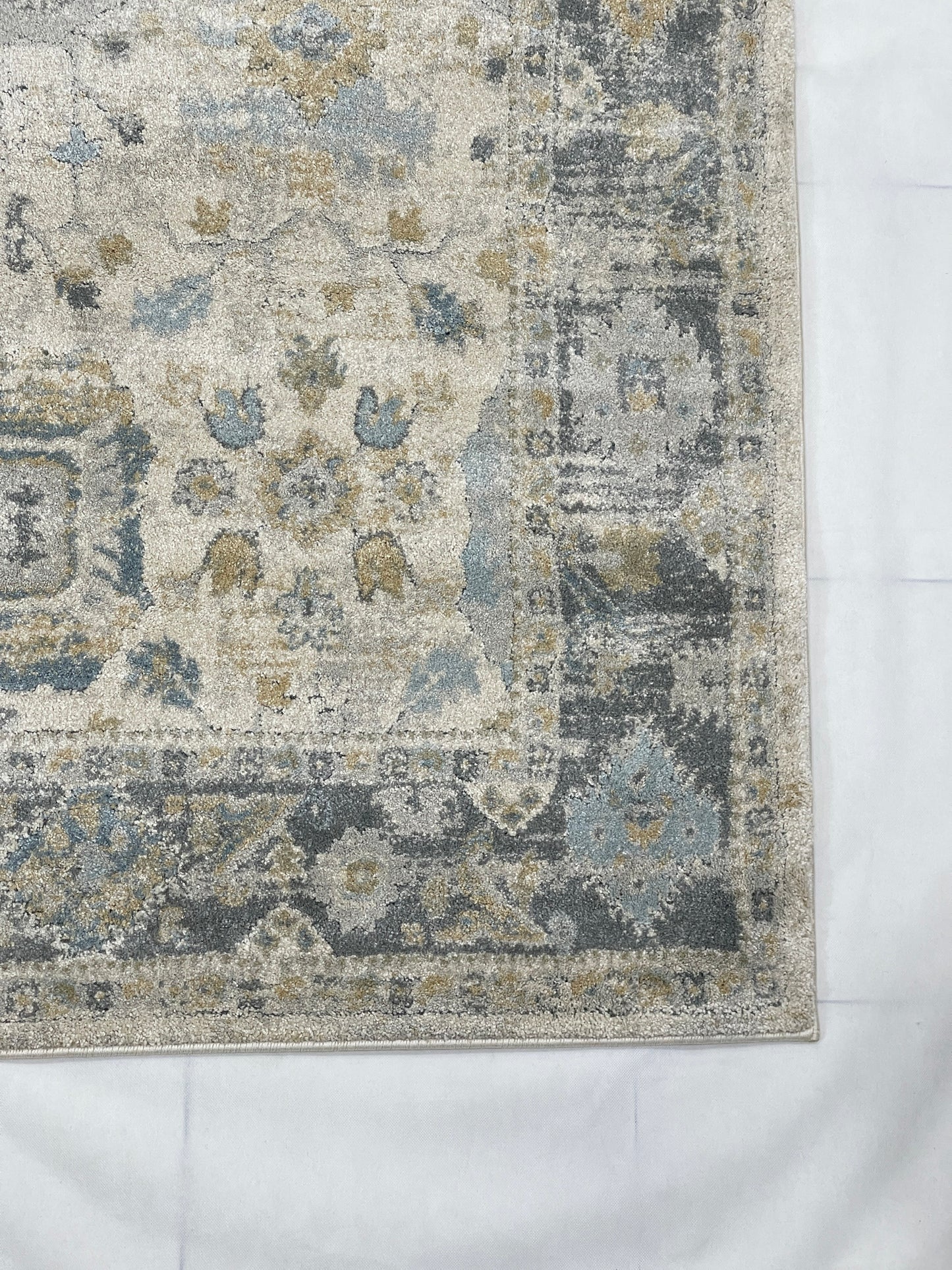 New Turkish Silk (Surya A) 
Size: 6.6 ft width x 9.6 ft length (200cm x 290cm)
Article -613- Off White