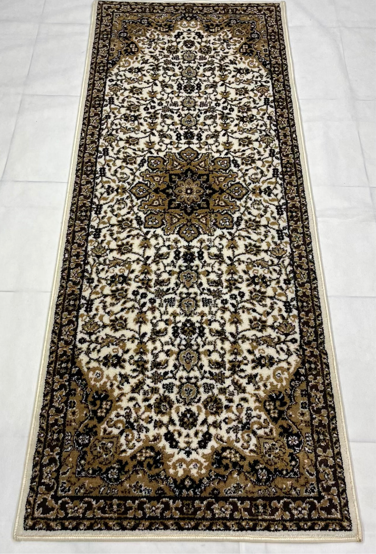 Off white Persian Polypropylene Woven Runner.
 Size : 2.6 ft width x 6.6 ft length
 (80 cm x 200cm)