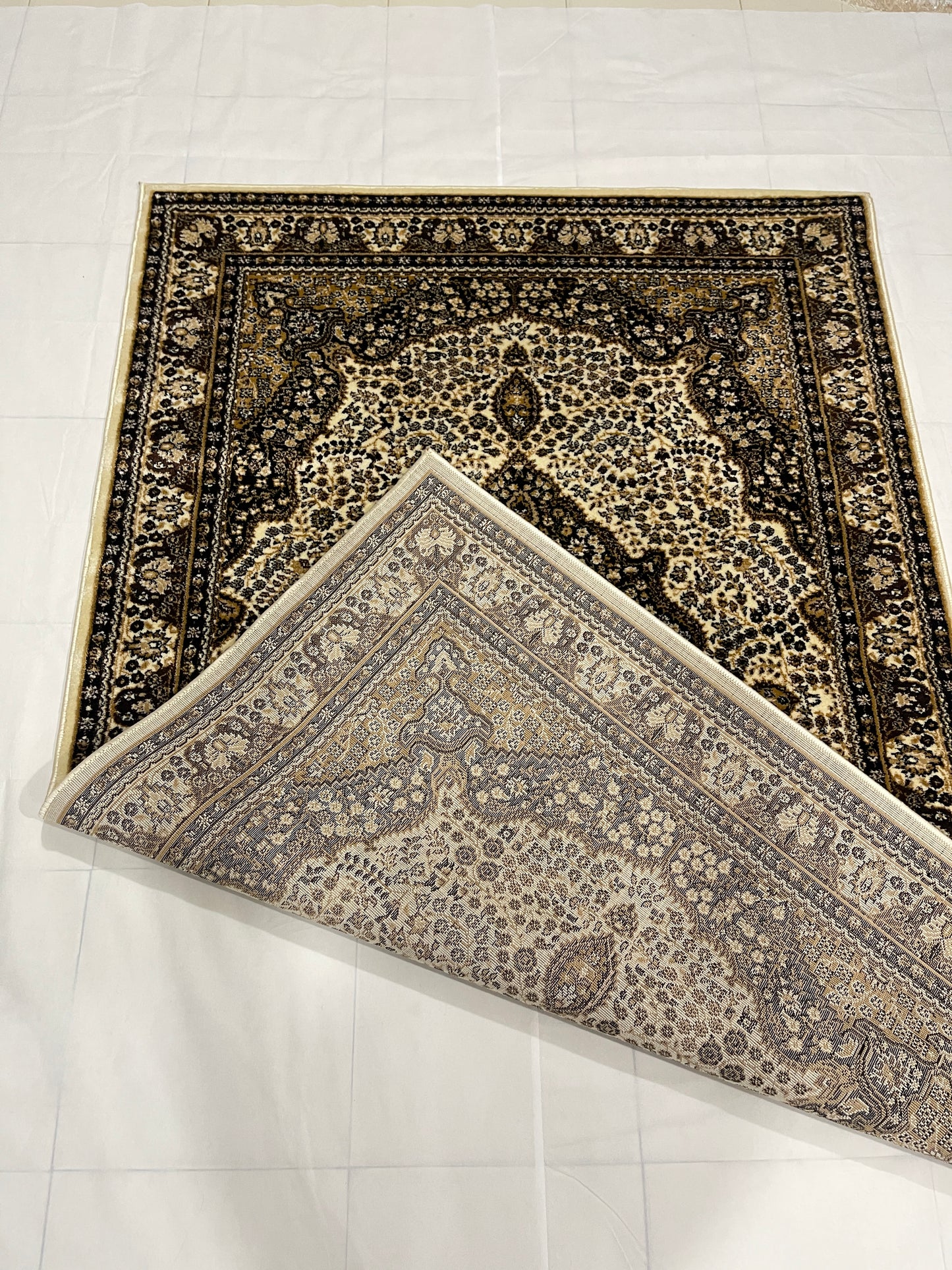 Persian polypropylene Rug,back woven(Article-25-Off White)
Size : 5ft width  x 7.3ft length (150cm x 220cm)