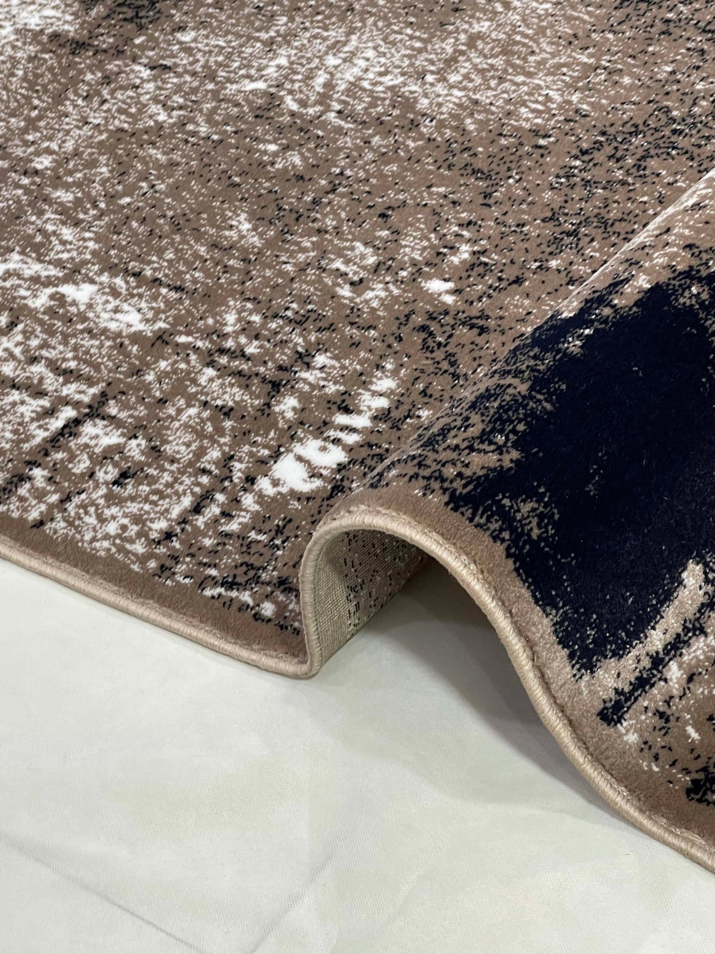 Modern polypropylene Rug,back woven(Article-6120-Mink , Black)
Size : 6.6 ft width x 9.6 ft length (200cm x 290cm)