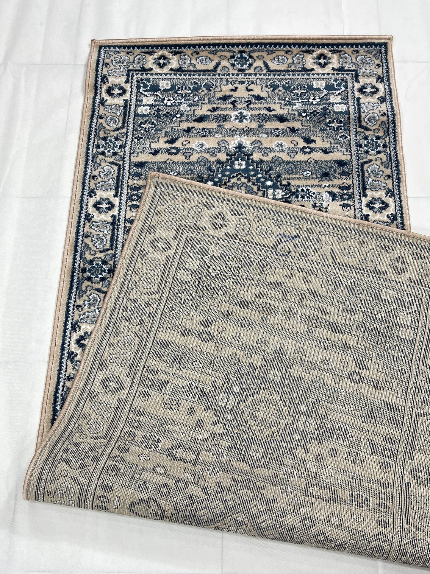 Mink Persian Polypropylene Woven Rug.
 Size : 2.6 ft width x 6.6 ft length
 (80 cm x 200cm)