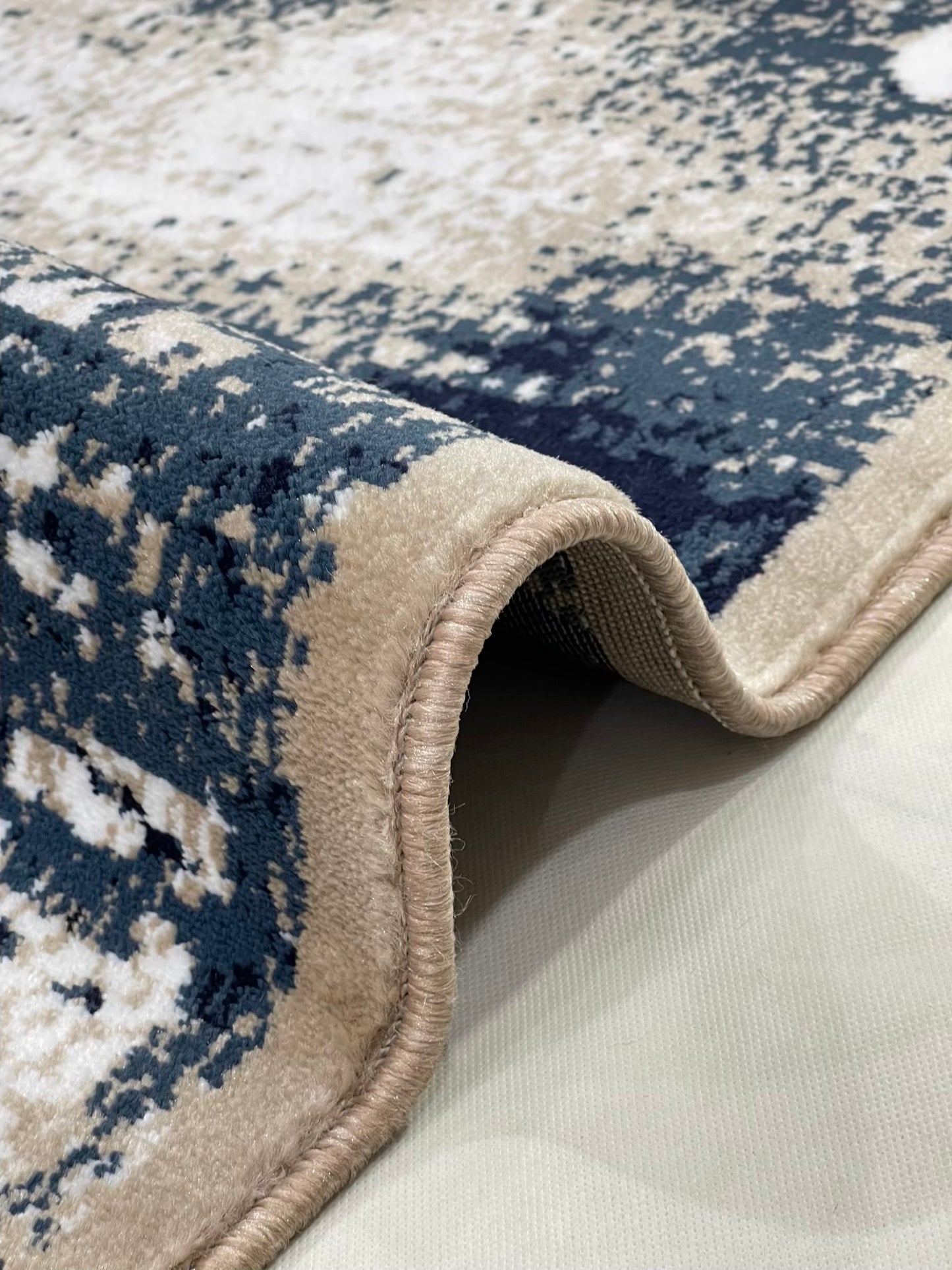 Modern polypropylene Rug,back woven(Article-6777-Mink )
Size : 5ft width  x 7.3ft length (150cm x 220cm)