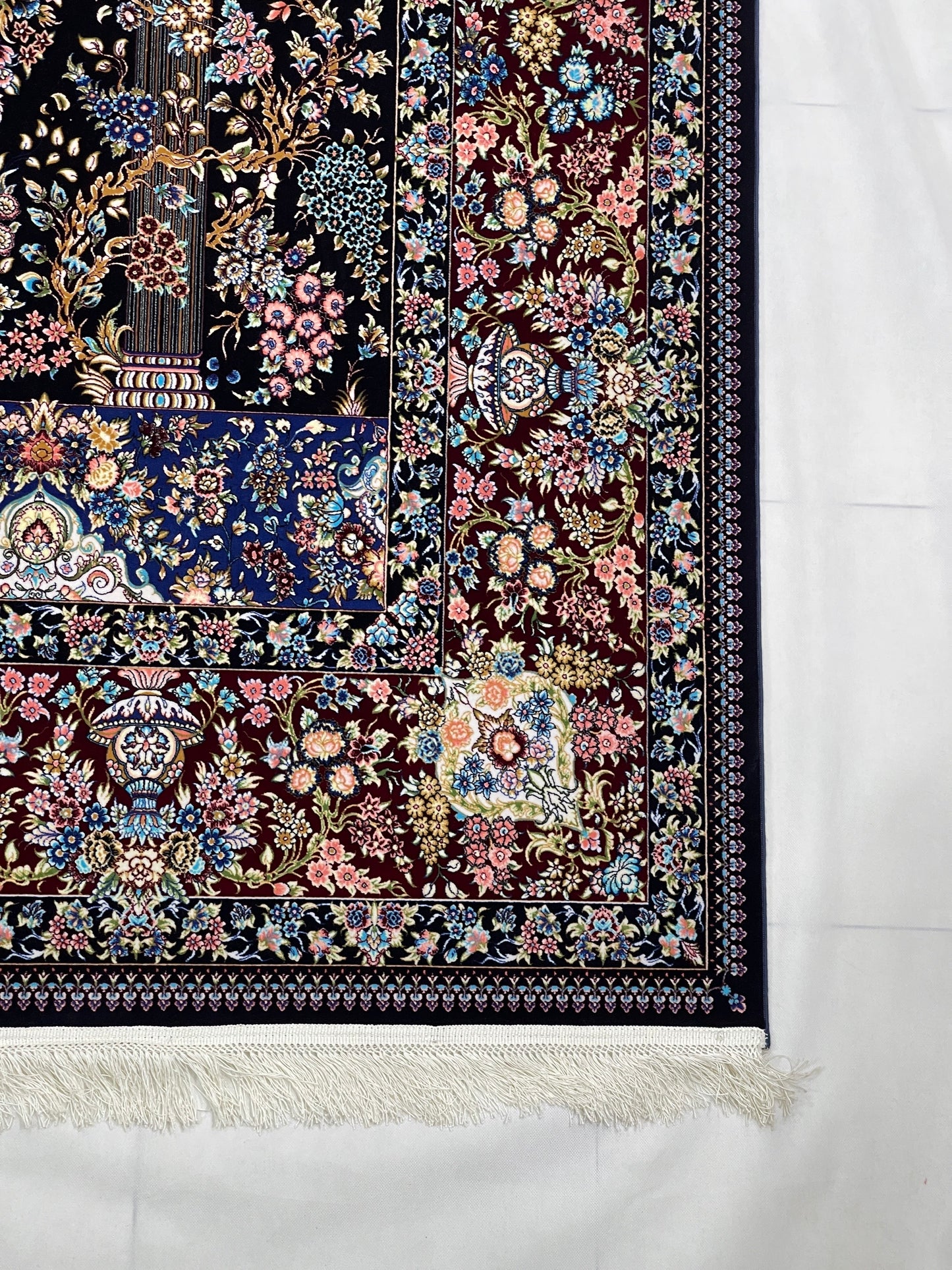 Irani Top Quality 
Mixture of 12 colours
1500 Reeds Acrylic Rug With Jute Back (04)
Size : 6.6 Ft Width x 9.6 Ft Length