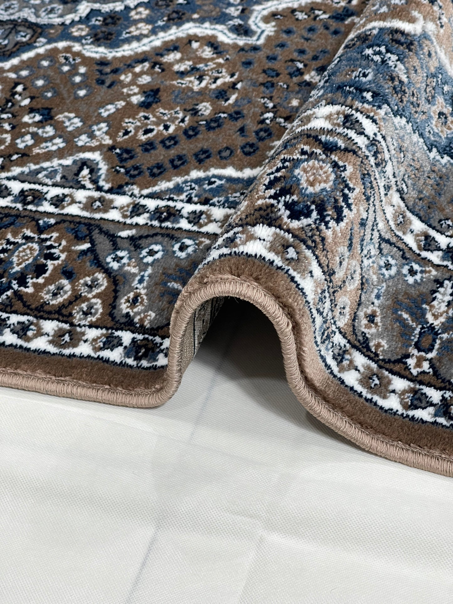 Persian polypropylene Rug,back woven(Article-25-Mink)
Size : 5ft width  x 7.3ft length (150cm x 220cm)