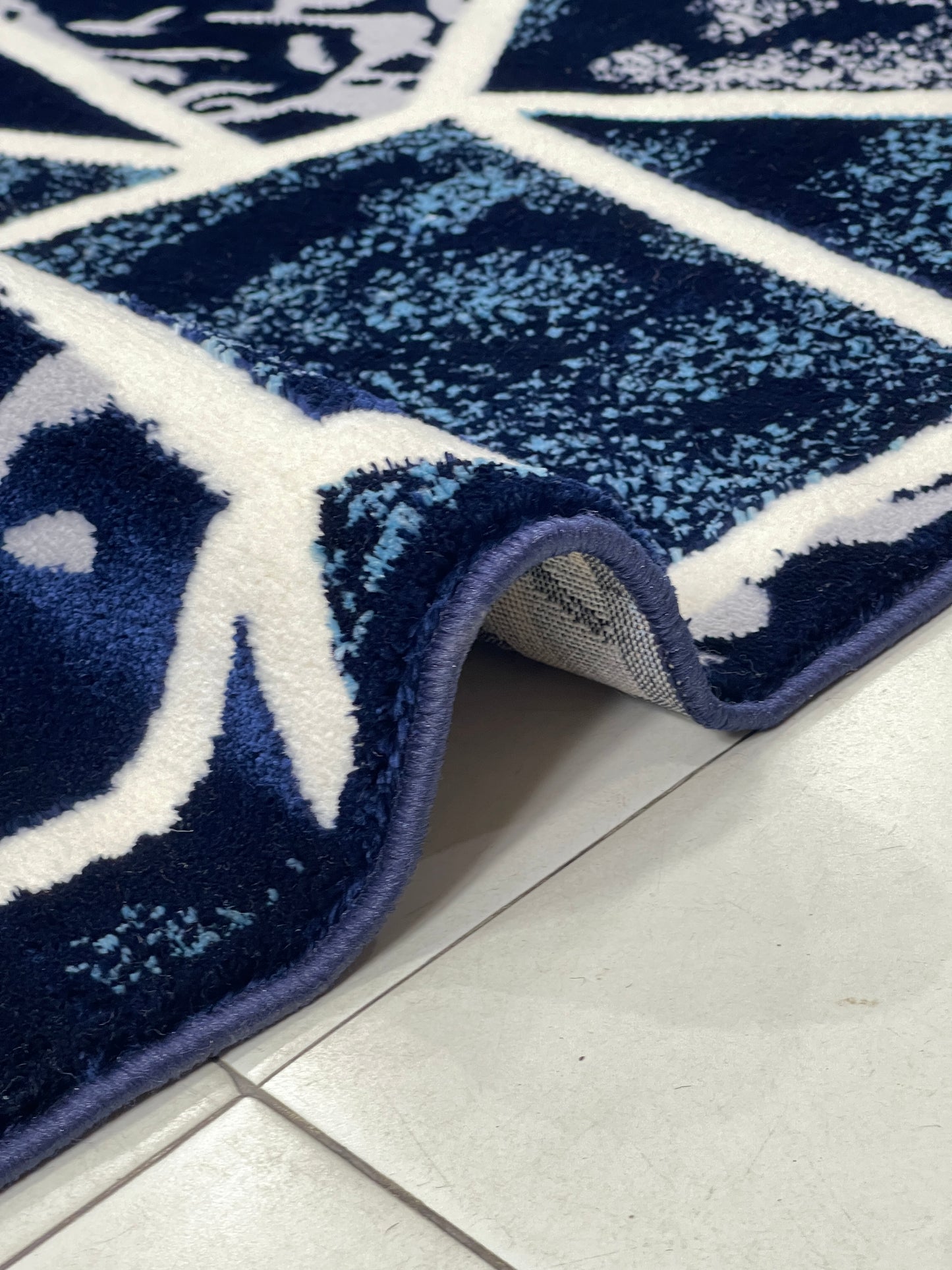 Polyester Silk.(Article-1631-Dark Blue)
Size : 6.6 ft width x 9.6 ft length ( 200 cm x 290 cm)