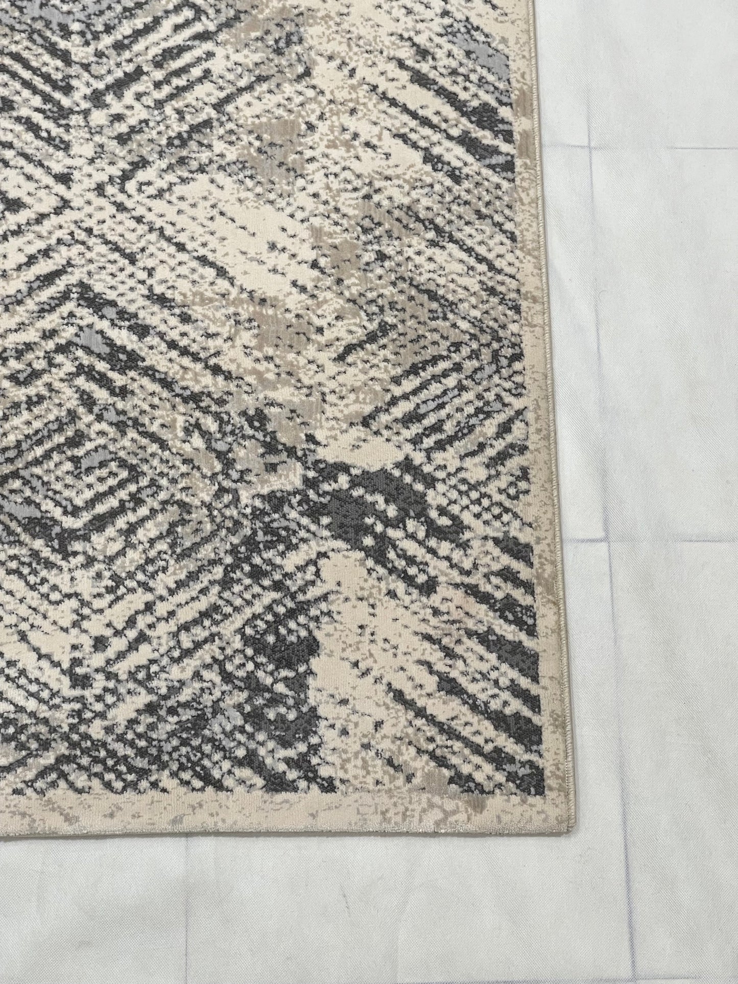 Irani Vintage Woven Rug.  Article -2076-Grey , Off white Size: 5 ft width x 7.3 ft length (150cm x 220cm)
