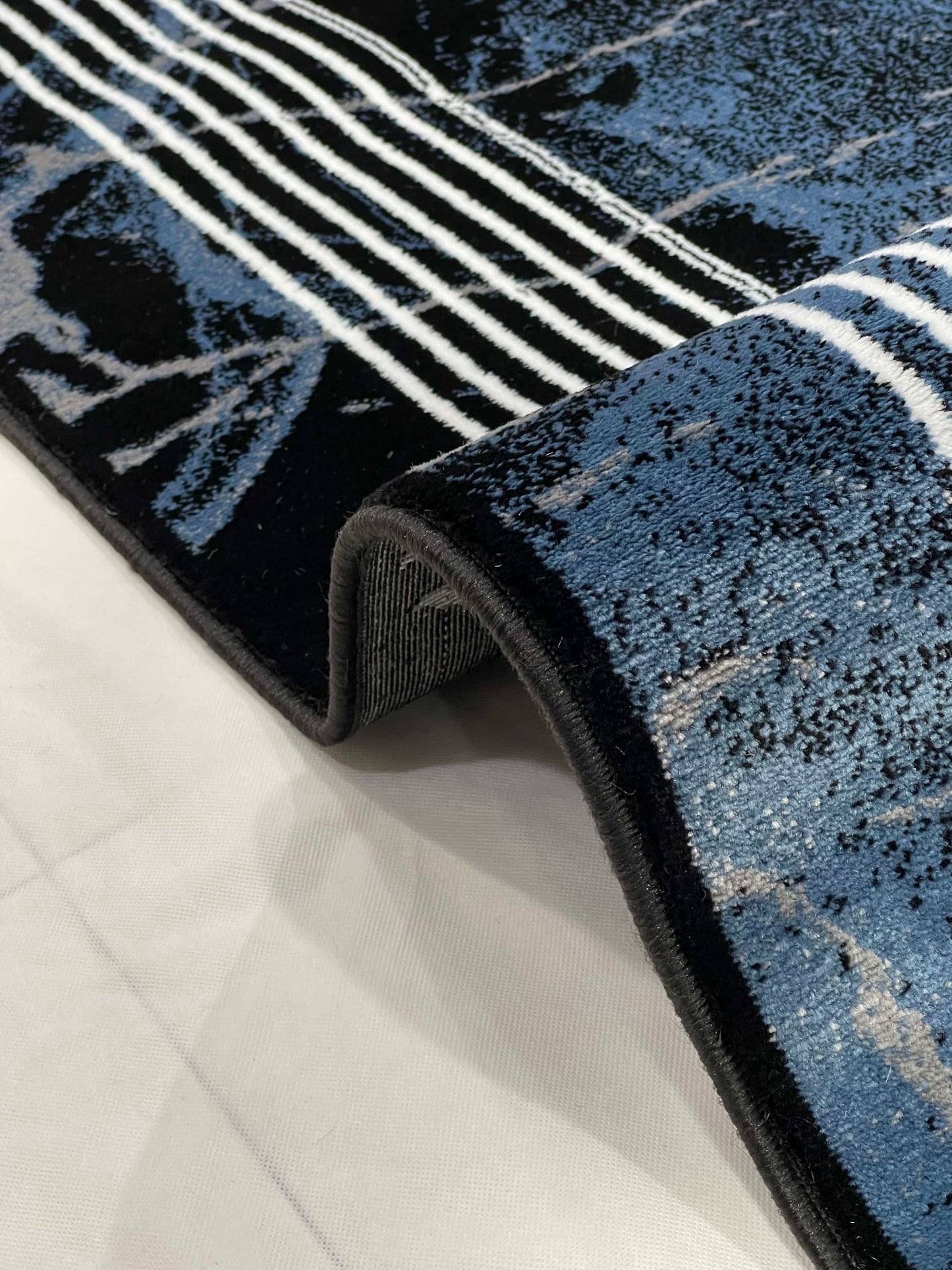 Modern polypropylene Rug,back woven(Article-872-Black,Blue)
Size : 5ft width  x 7.3ft length (150cm x 220cm)