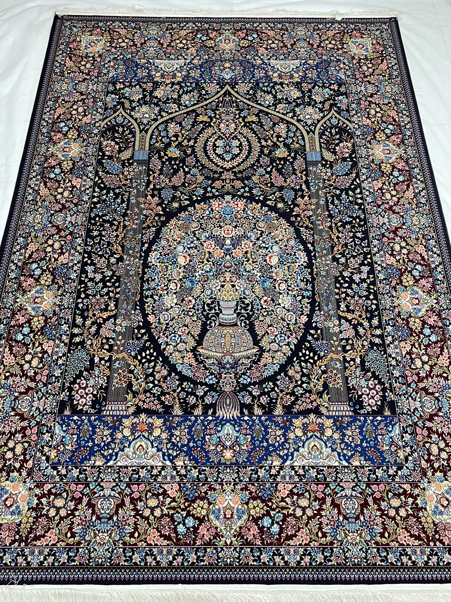 Irani Top Quality 
Mixture of 12 colours
1500 Reeds Acrylic Rug With Jute Back (04)
Size : 6.6 Ft Width x 9.6 Ft Length