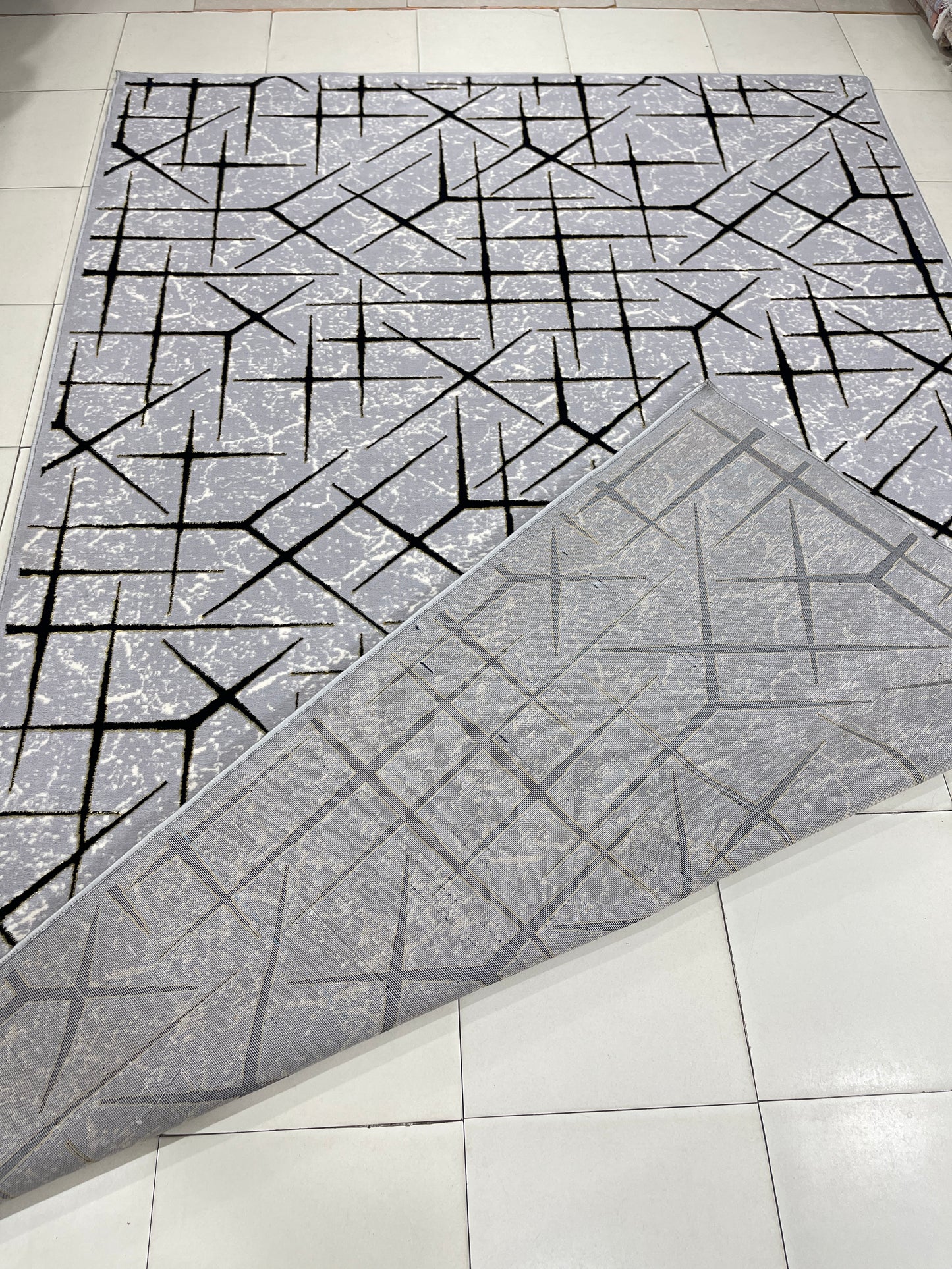 Polyester Silk.(Article-1632-Grey)
Size : 6.6 ft width x 9.6 ft length ( 200 cm x 290 cm)