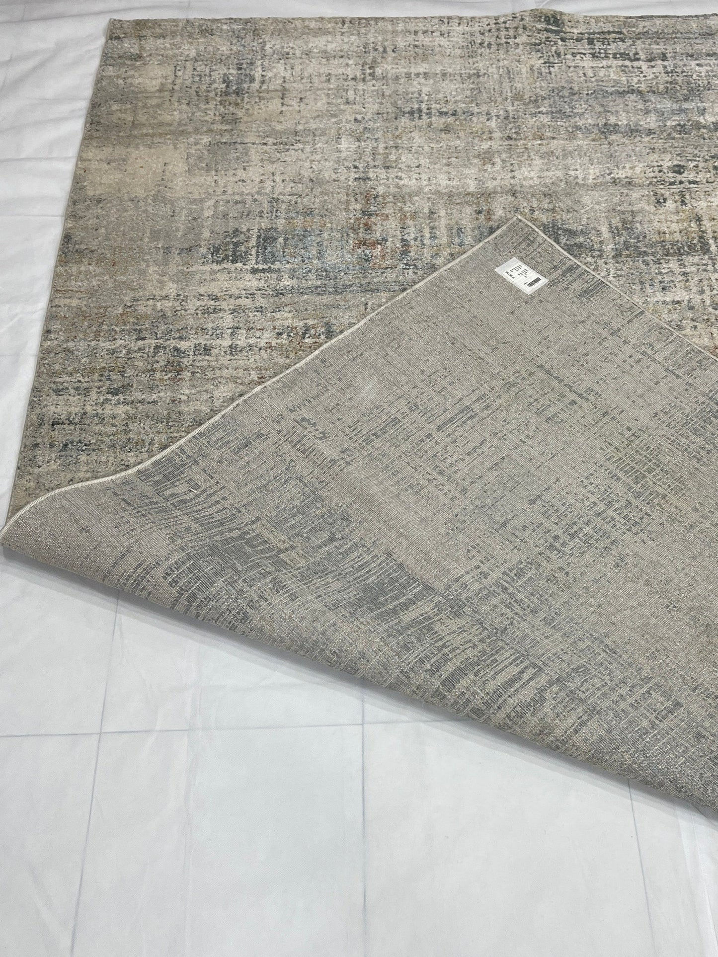 New Turkish Silk (Surya A)  Size: 6.6 ft width x 9.6 ft length (200cm x 290cm) Article -607- Off White