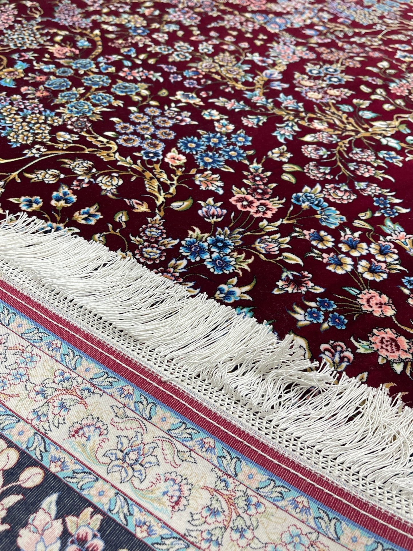 Irani Top Quality 
Mixture of 12 colours
1500 Reeds Acrylic Rug With Jute Back (01)
Size : 6.6 Ft Width x 9.6 Ft Length