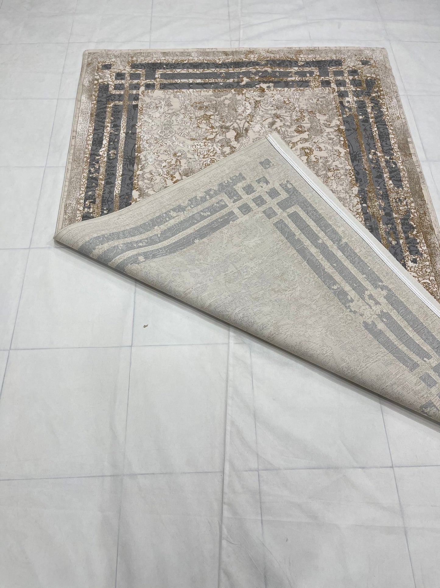 Irani Vintage Woven Rug.  Article -2078-Off white Size: 5 ft width x 7.3 ft length (150cm x 220cm)