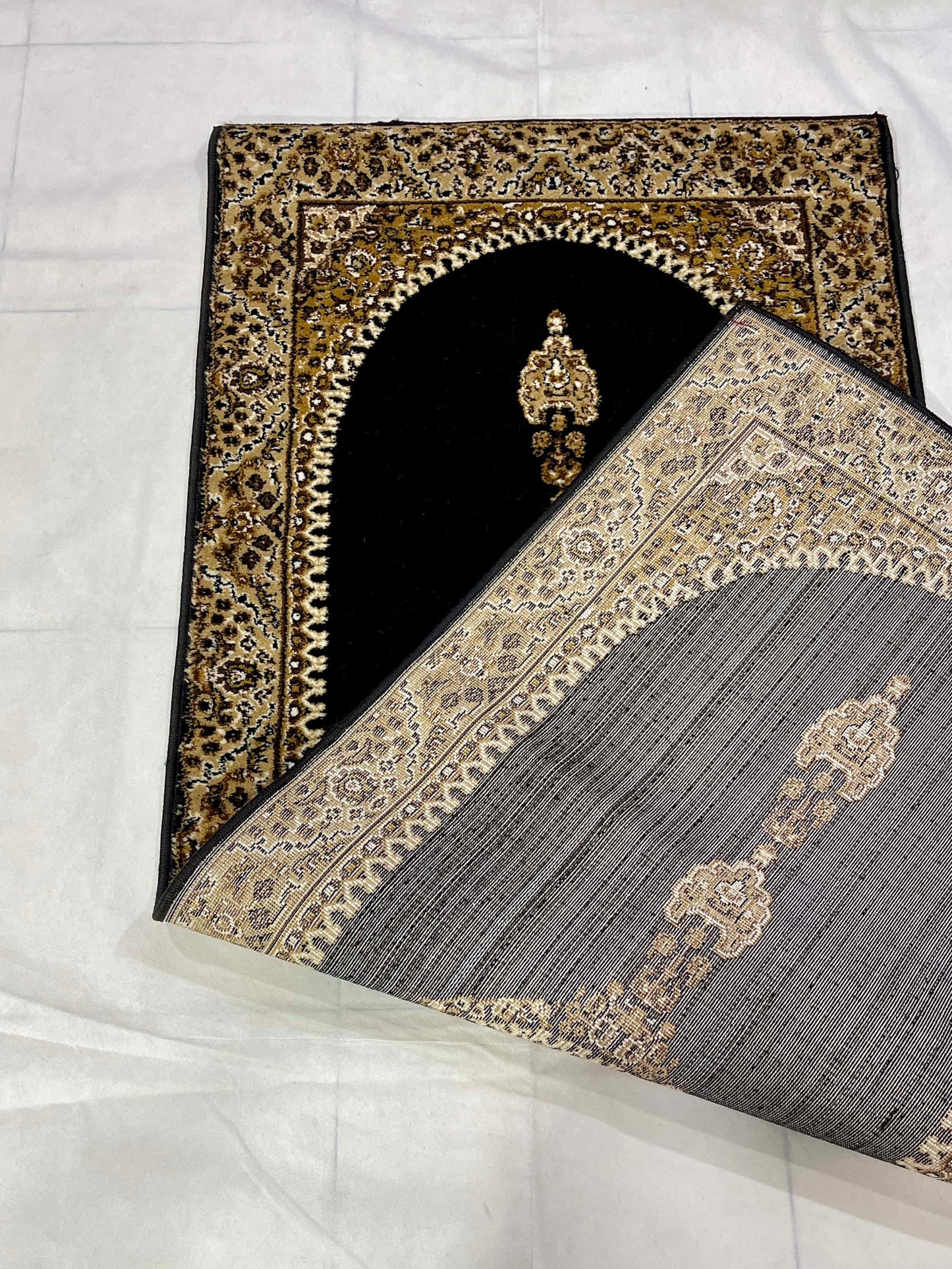 Black Persian Polypropylene Woven Runner.
Size : 2.6 ft width x 6.6 ft length 
(80 cm x 200 cm)