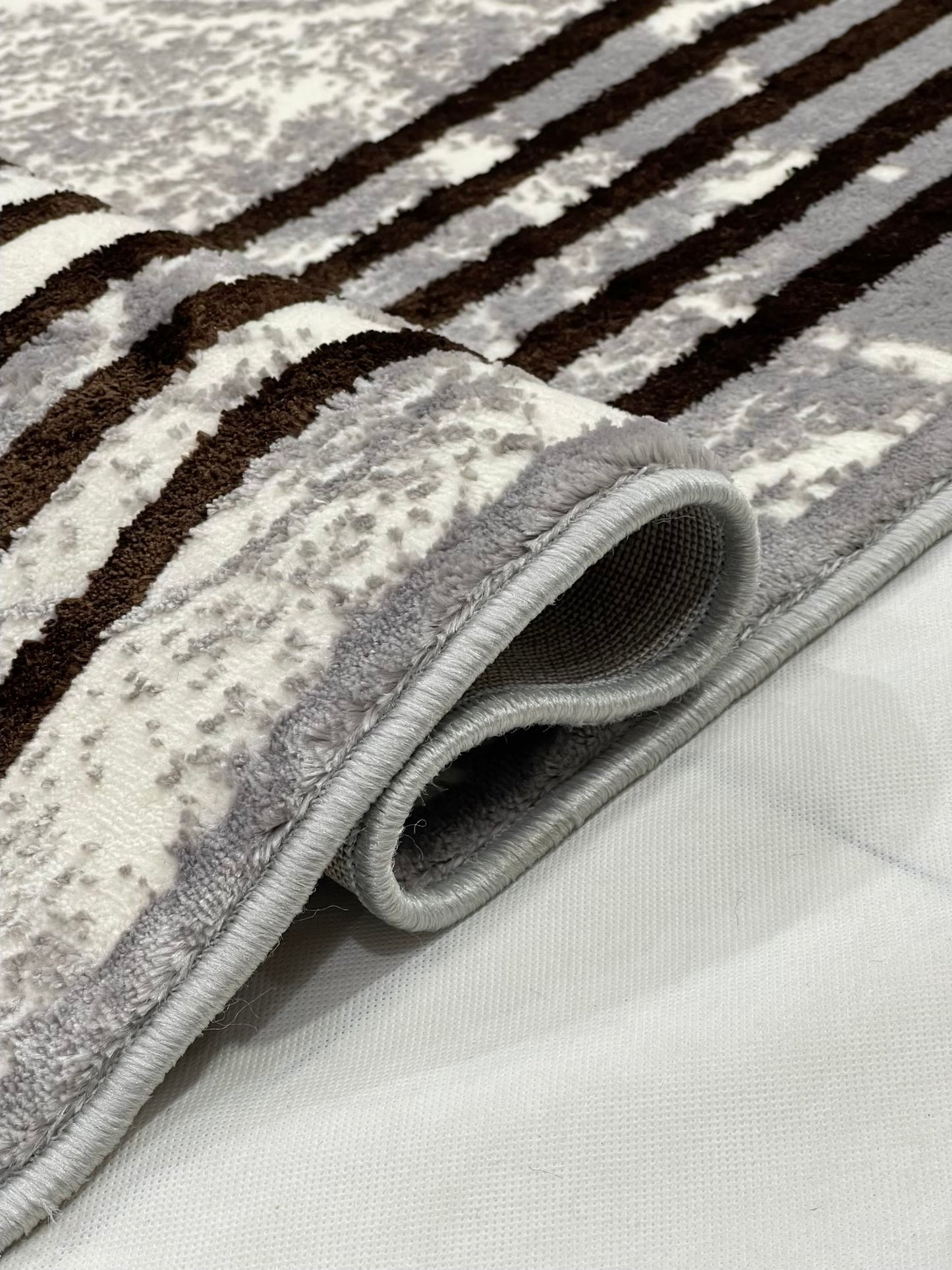 Pakistani Silk Woven Rug.(Article-1465-Grey ) Size : 5ft width  x 7.3ft length (150cm x 220cm)