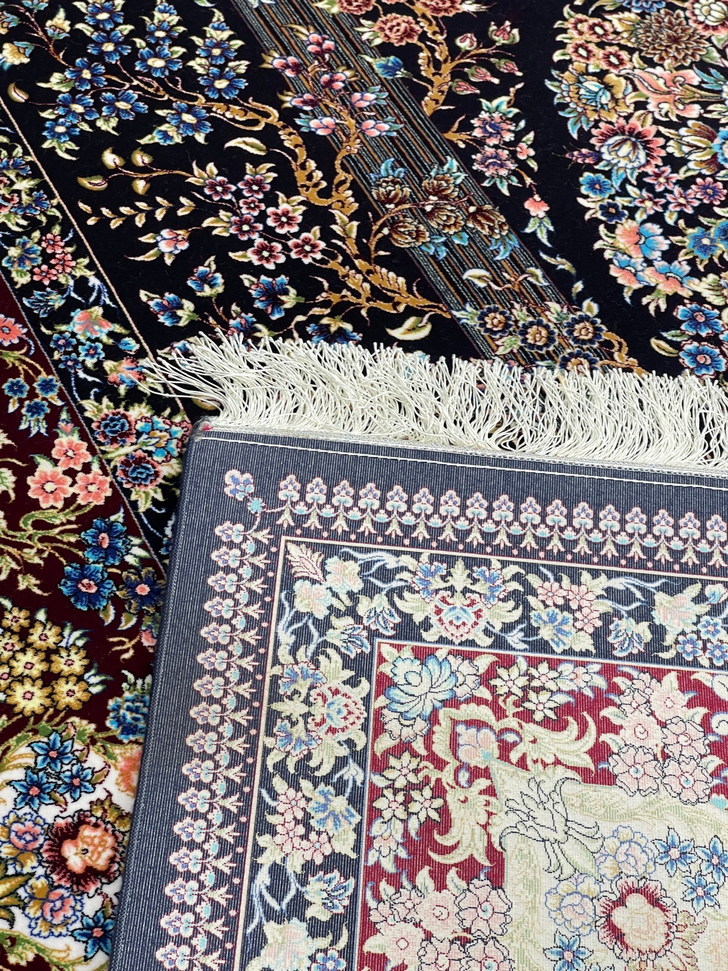 Irani Top Quality 
Mixture of 12 colours
1500 Reeds Acrylic Rug With Jute Back (04)
Size : 6.6 Ft Width x 9.6 Ft Length