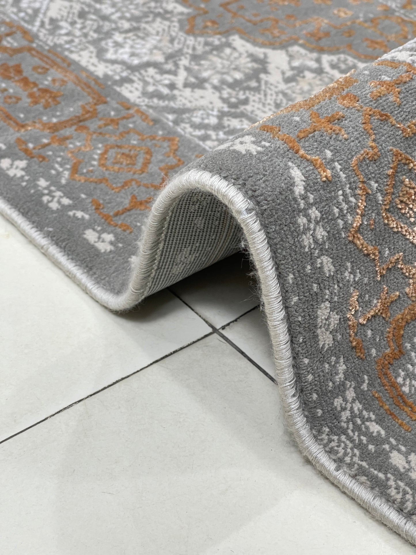 Irani viscose Rug , Woven Back
Article-324-Grey, Rust
Size : 3 ft width x 5 ft length (100 cm x 150cm)