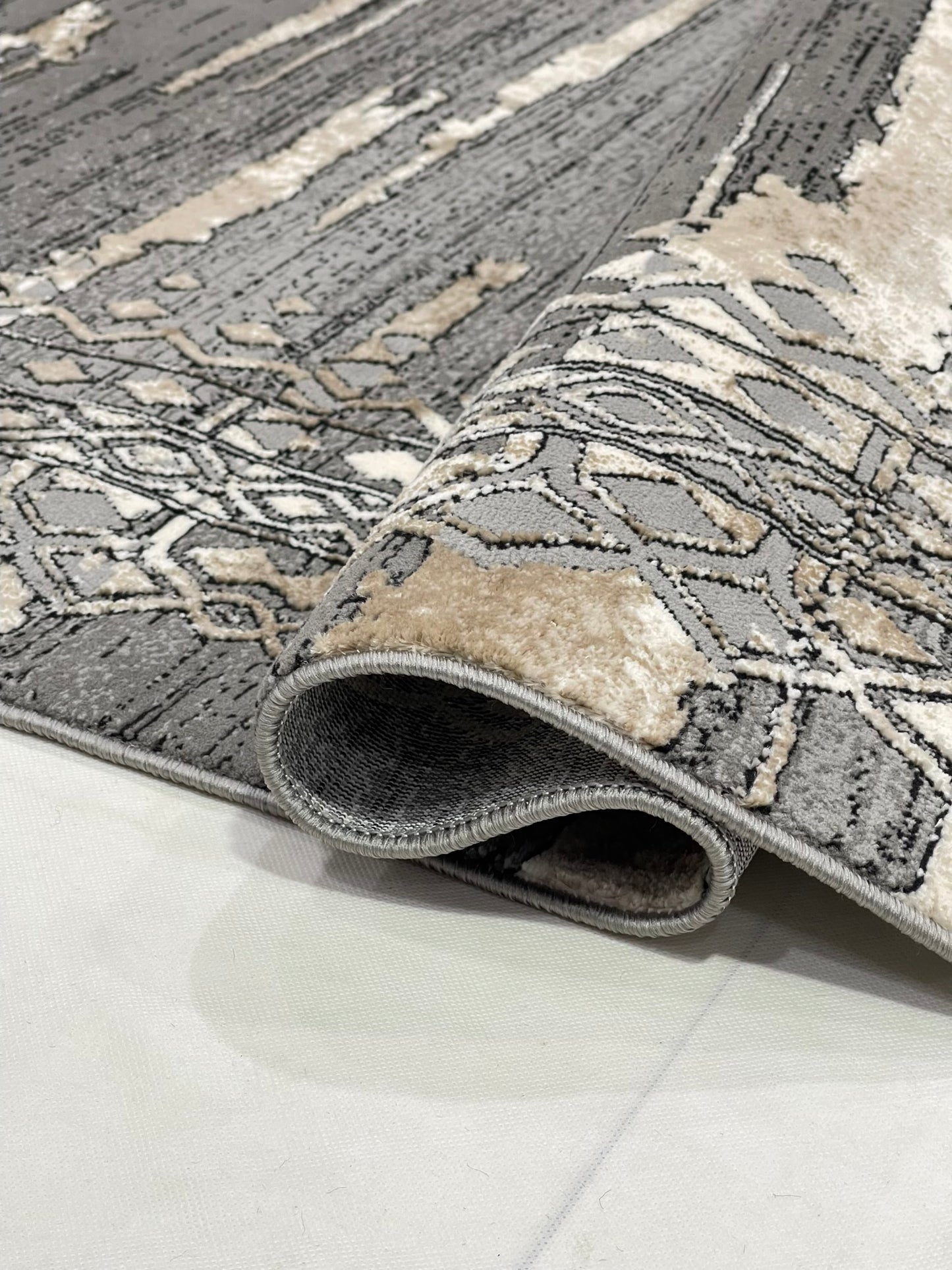 Irani Vintage Woven Rug.
 Article -2045-Grey
Size: 4 ft width x 6 ft length ( 120cm x 180 cm)