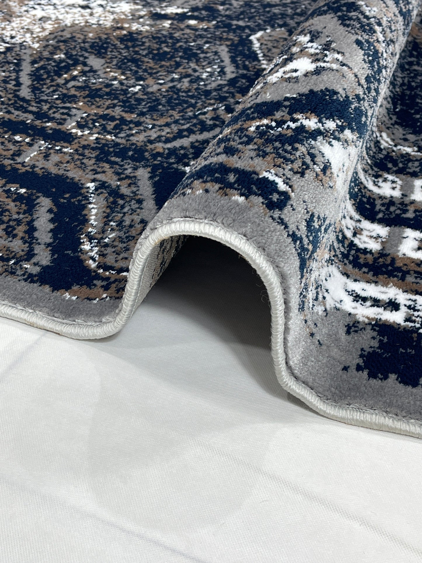 Modern polypropylene Rug,back woven(Article-1056-Grey) Size : 5ft width  x 7.3ft length (150cm x 220cm)