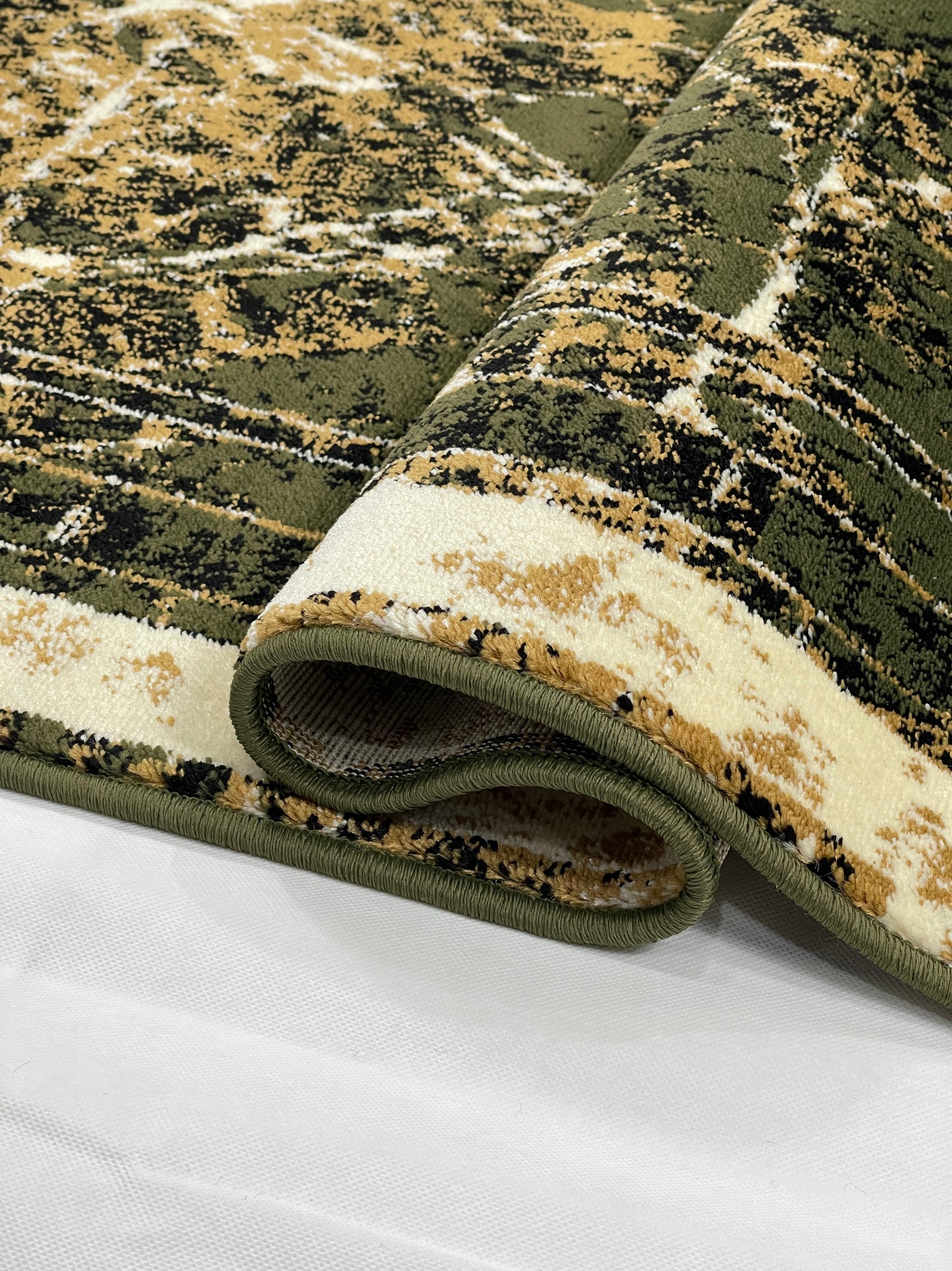 Modern polypropylene Rug,back woven
(Article-175-Green)
Size : 4 ft width x 5.6 ft length (120 cm x 170 cm)