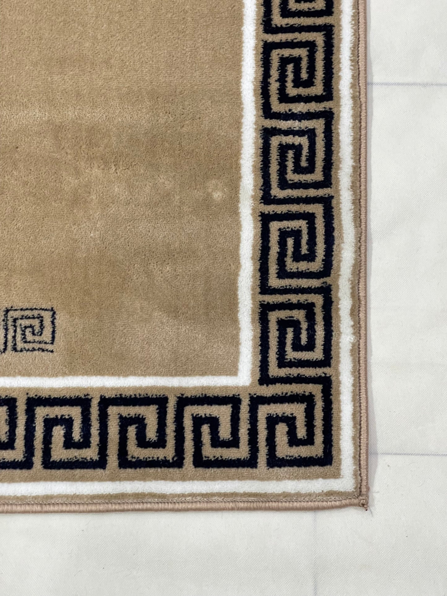 Mink Versace Polypropylene Woven Rug.  Size : 2.6 ft width x 6.6 ft length  (80 cm x 200cm)