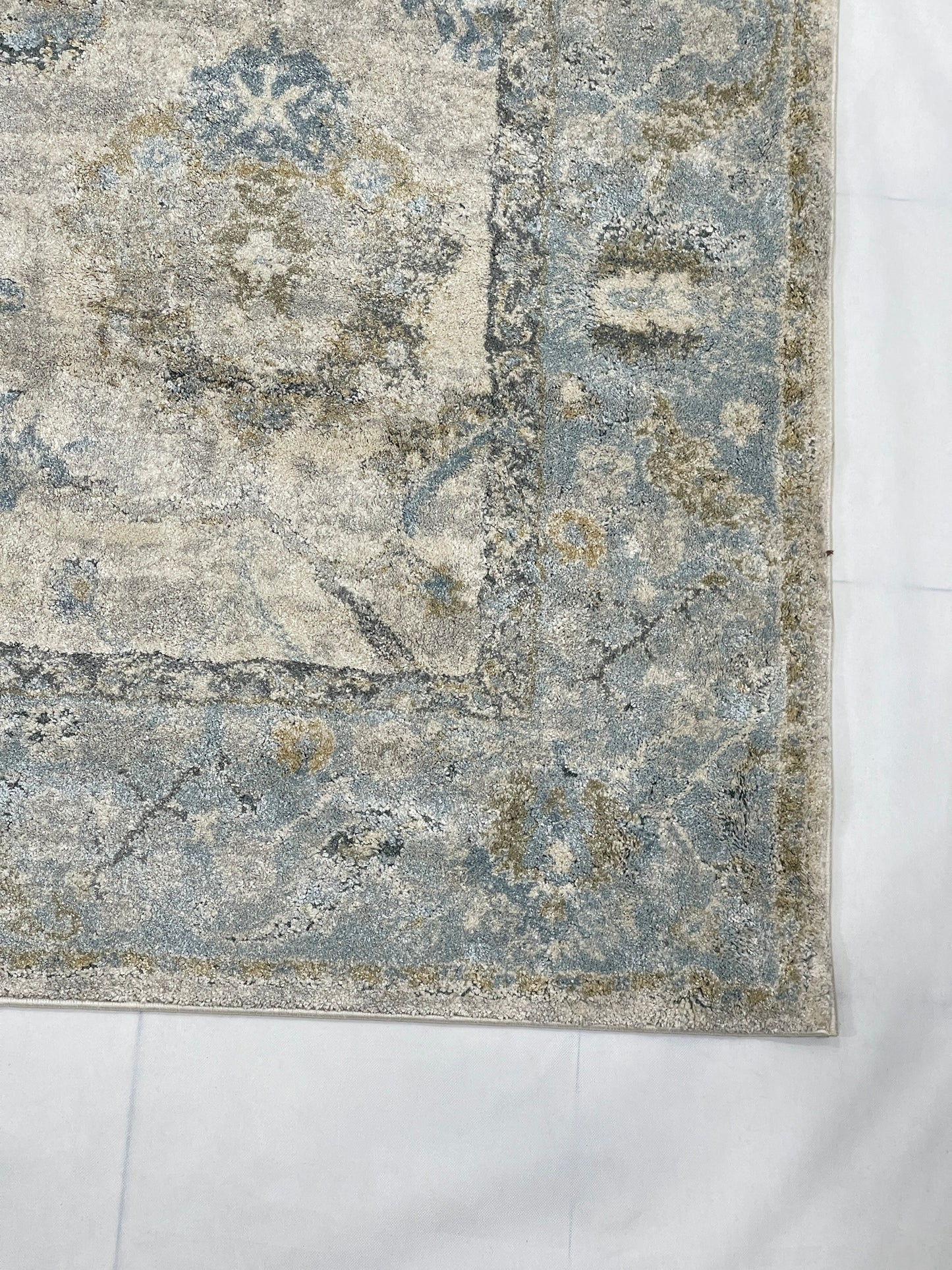 New Turkish Silk (Surya A)  Size: 6.6 ft width x 9.6 ft length (200cm x 290cm) Article -606- Off white