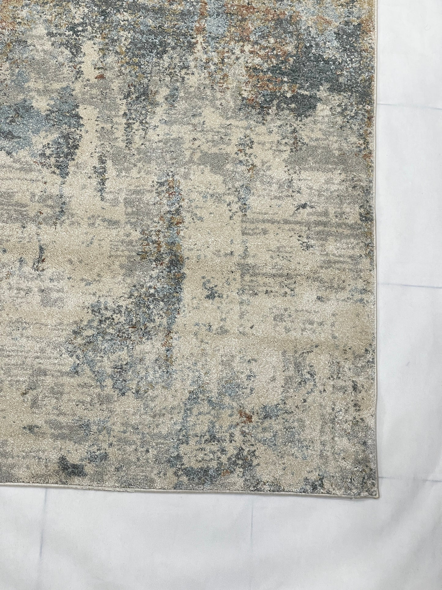 New Turkish Silk (Surya A)  Size: 6.6 ft width x 9.6 ft length (200cm x 290cm) Article -605- Off White