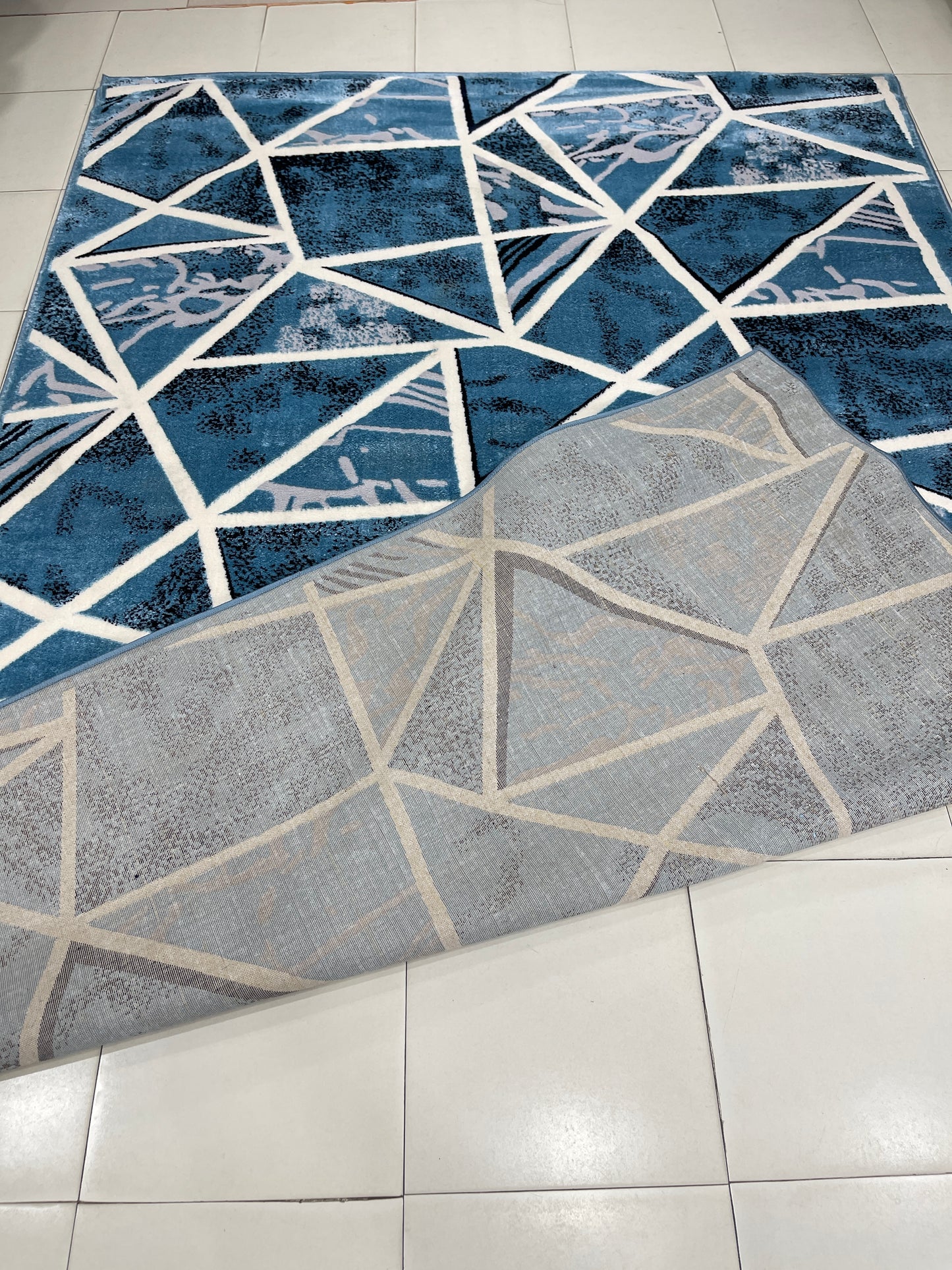 Polyester Silk.(Article-1631-Feroze)
Size : 6.6 ft width x 9.6 ft length ( 200 cm x 290 cm)