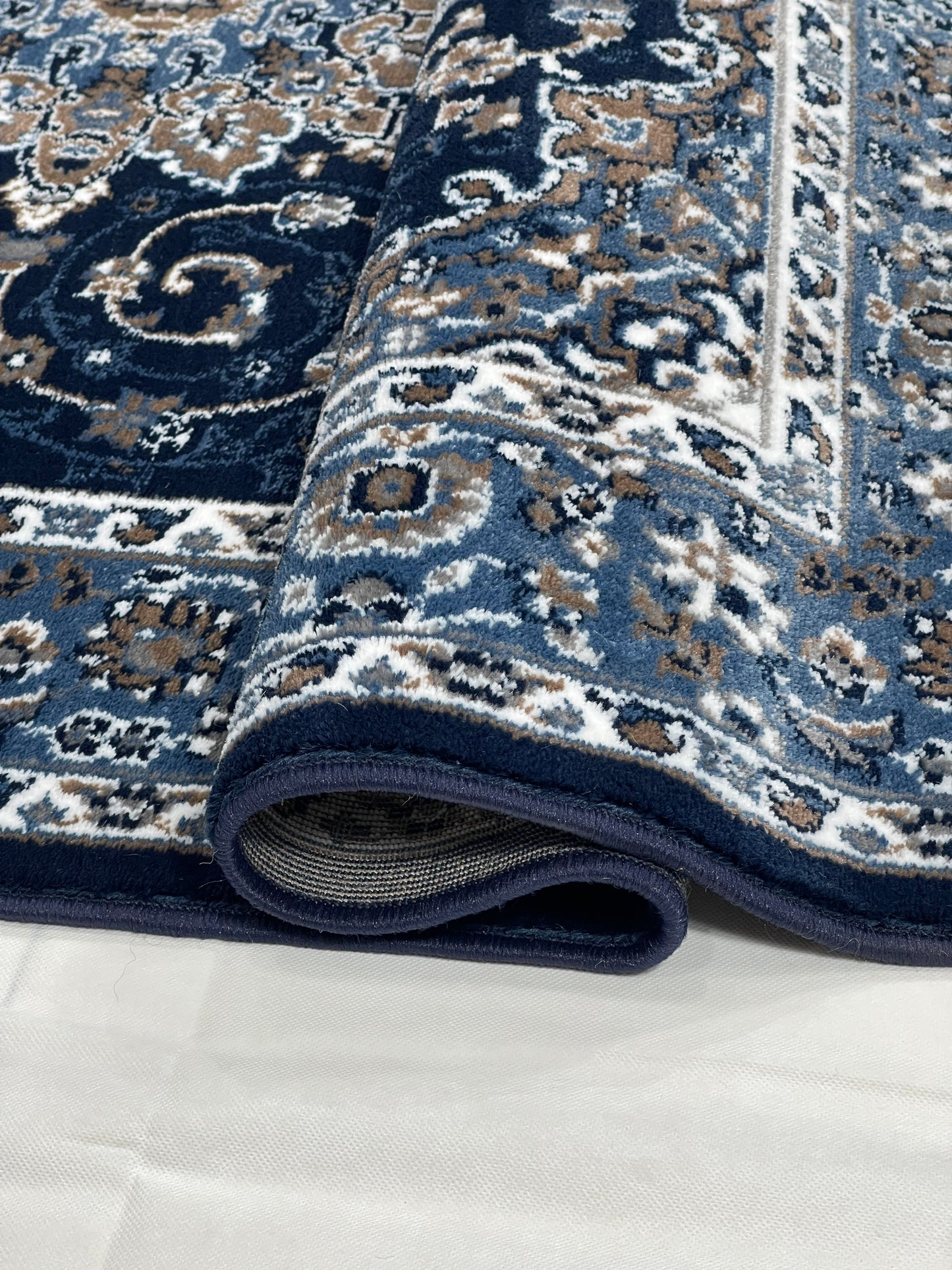 Persian Polypropylene Rug,back woven(Article-19-Blue)
Size : 5ft width  x 7.3ft length (150cm x 220cm)