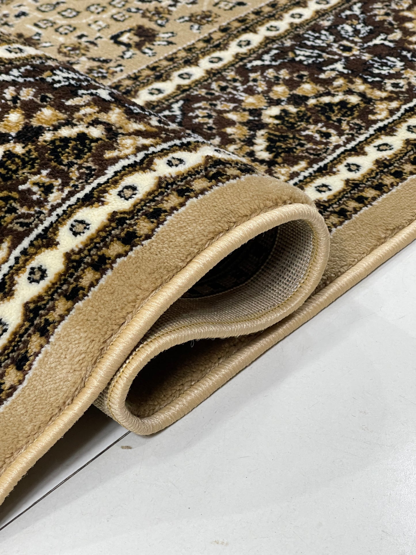Persian polypropylene Rug,back woven(Article-04-Biege)
Size : 6.6 ft width x 9.6 ft length (200cm x 290cm)