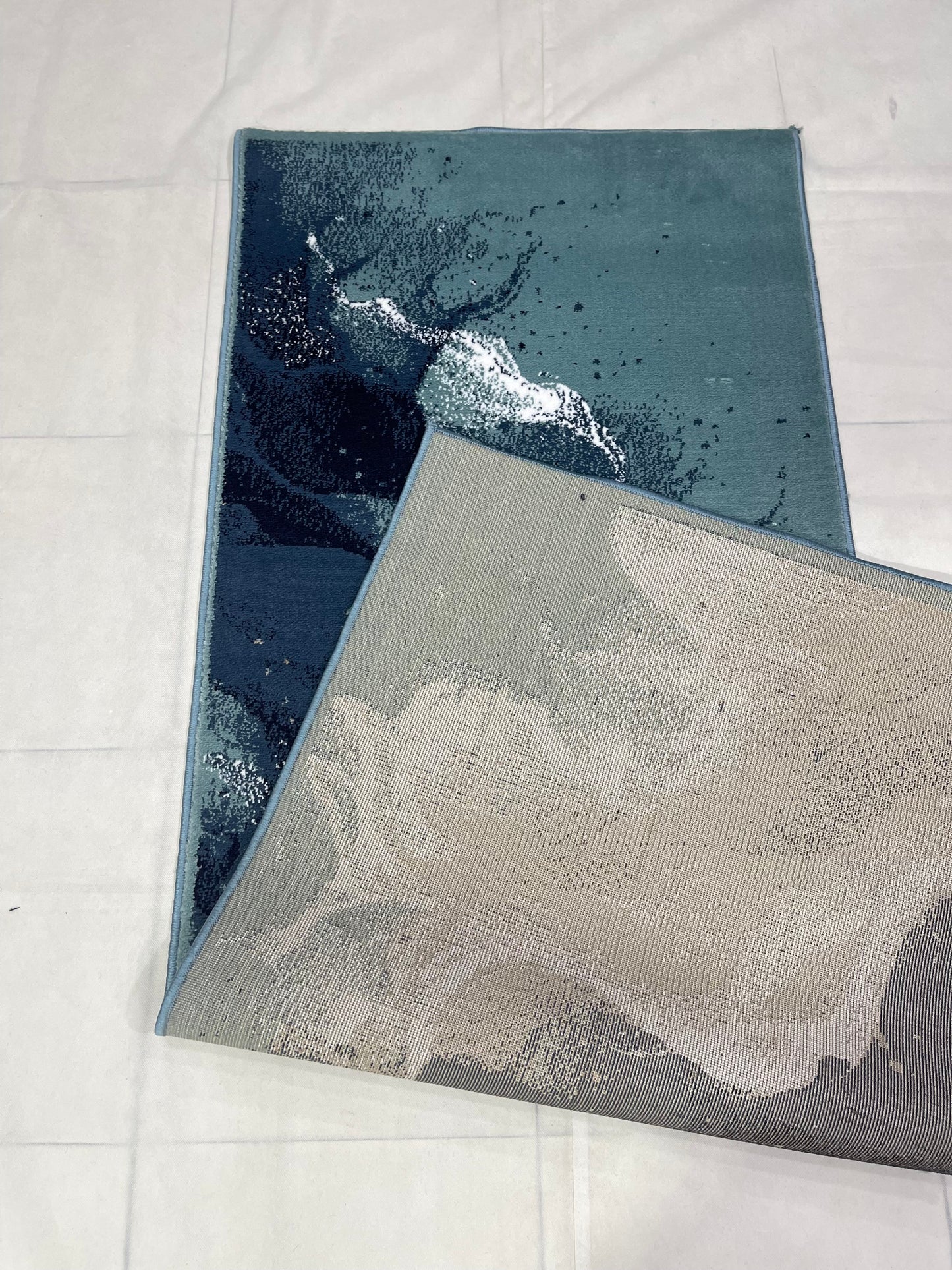 Feroze Modern Polypropylene Woven Rug.  Size : 2.6 ft width x 6.6 ft length  (80 cm x 200cm)