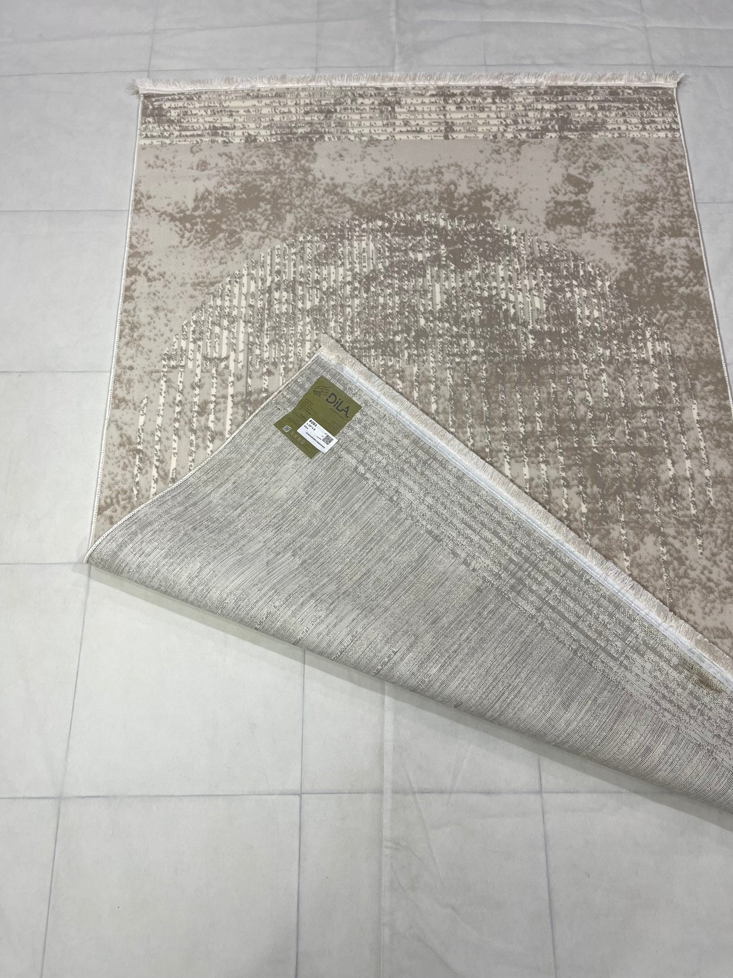 Irani Vintage Woven Rug.
 Article -2042-Off white
Size: 4 ft width x 6 ft length ( 120cm x 180 cm)