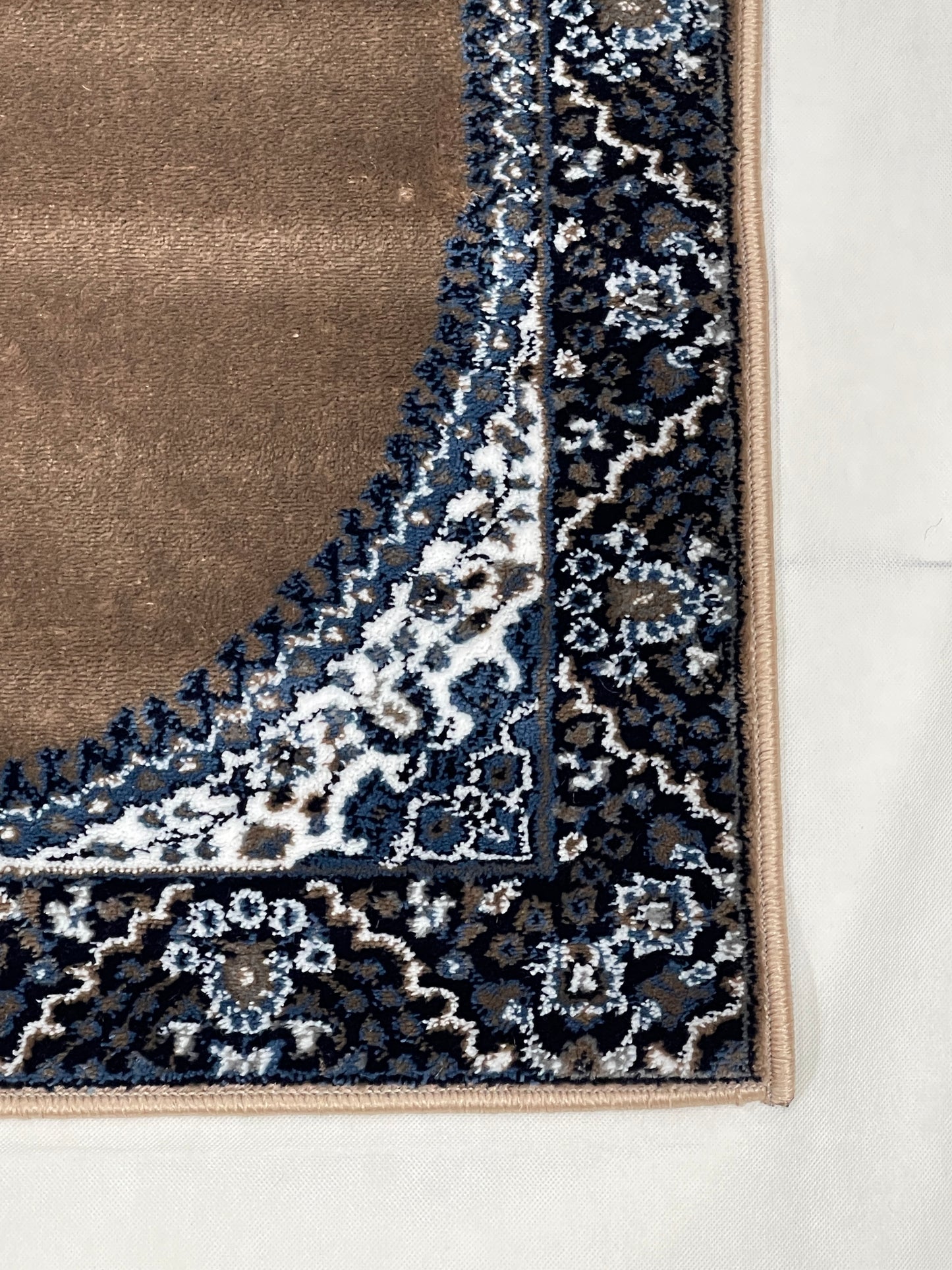 Mink Persian Polypropylene Woven Rug.
 Size : 2.6 ft width x 6.6 ft length
 (80 cm x 200cm)