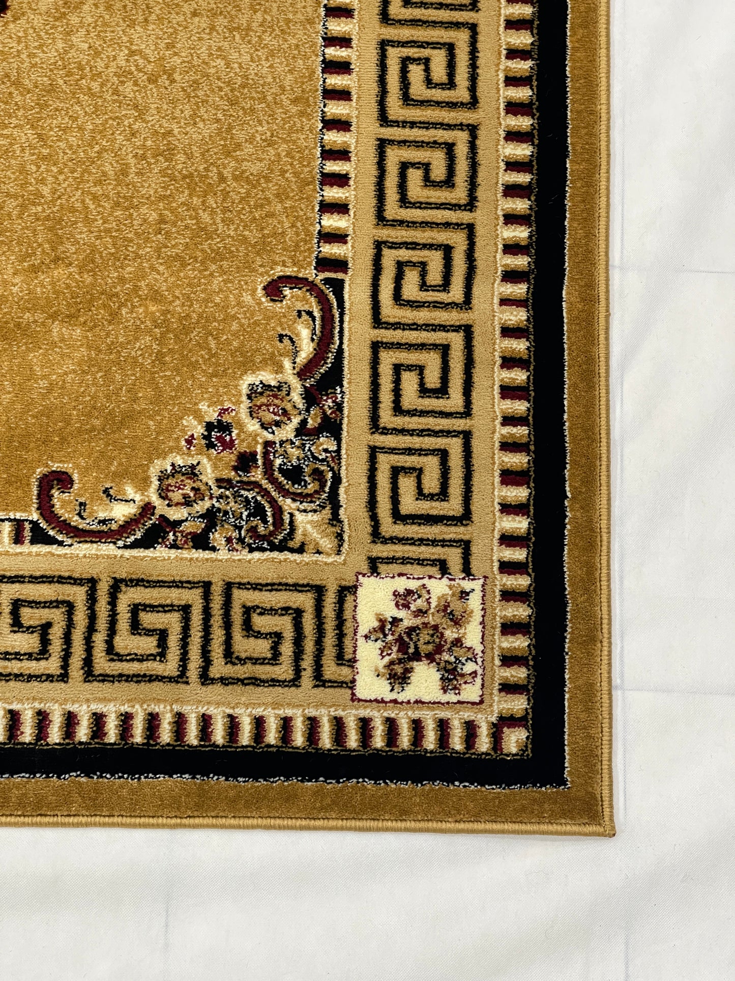 Versace polypropylene Rug,back woven(Article-75-Gold)
Size : 5ft width  x 7.3ft length (150cm x 220cm)