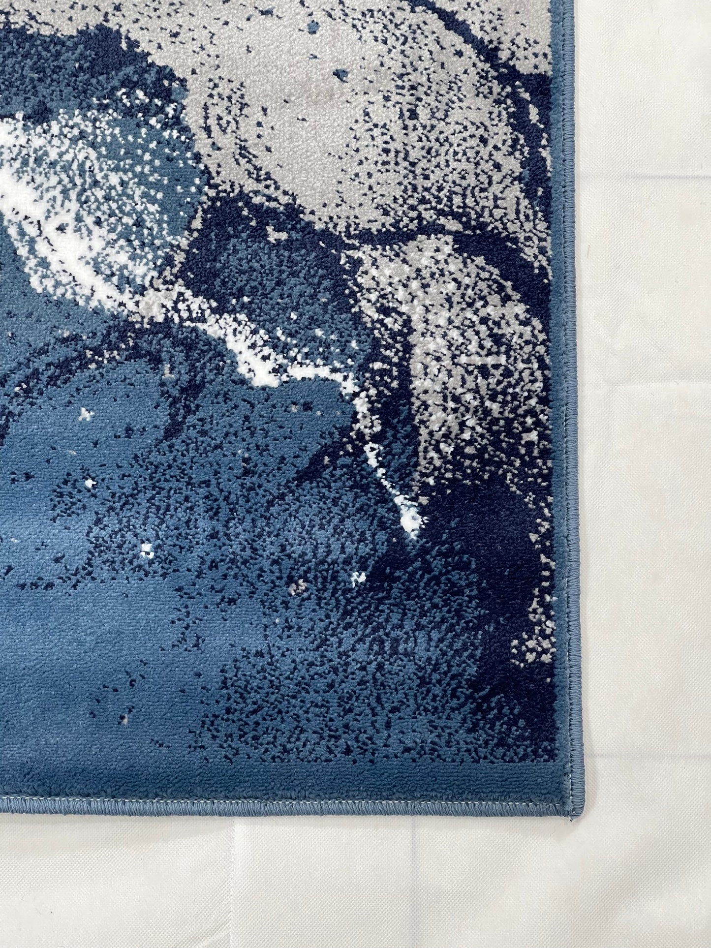 Blue modern Polypropylene Woven Rug.  Size : 2.6 ft width x 6.6 ft length  (80 cm x 200cm)