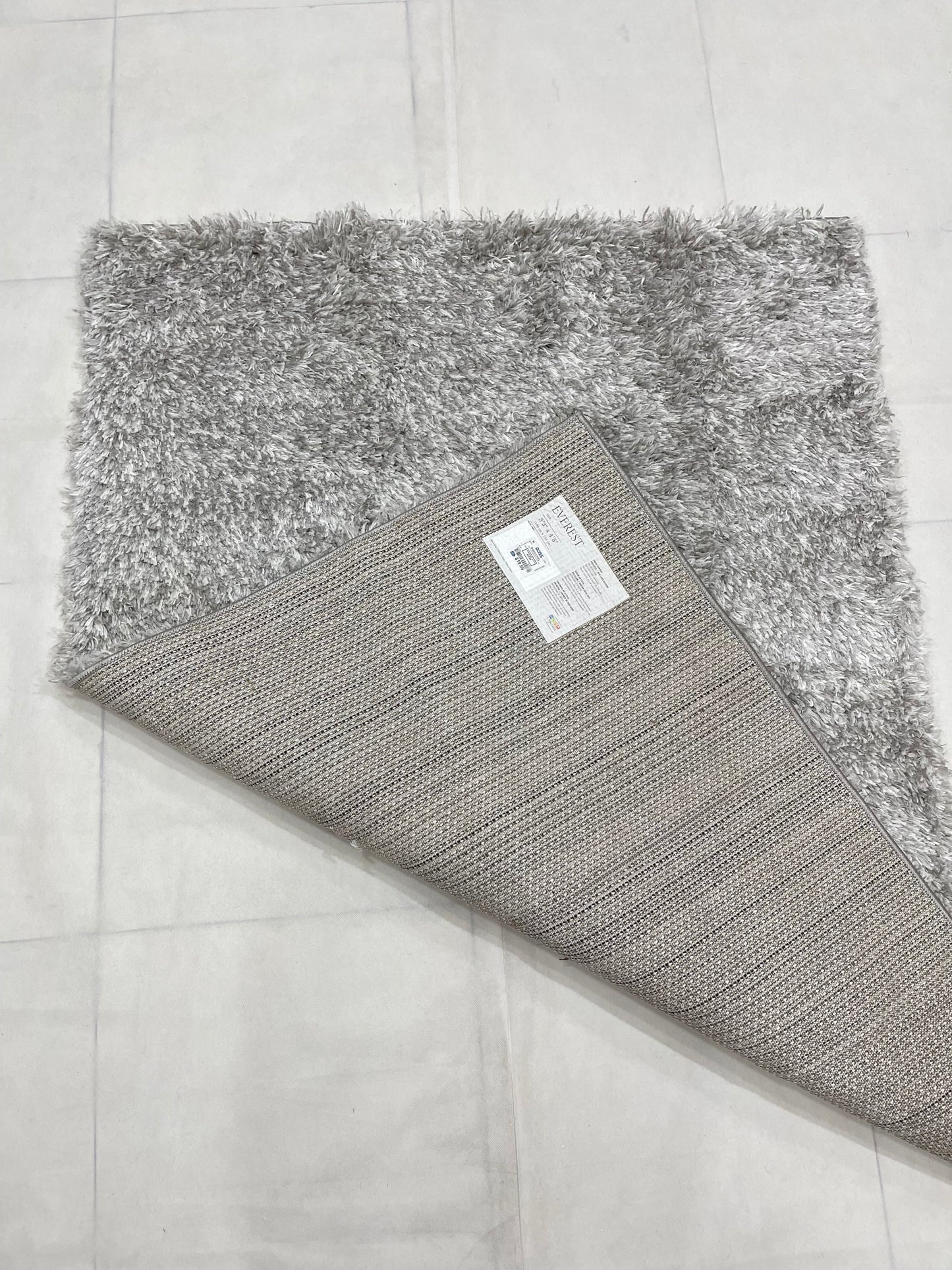 Turkish Shaggy Rug With Woven Back.  Size : 3 ft width x 4.5 ft length (100 cm x 135cm )