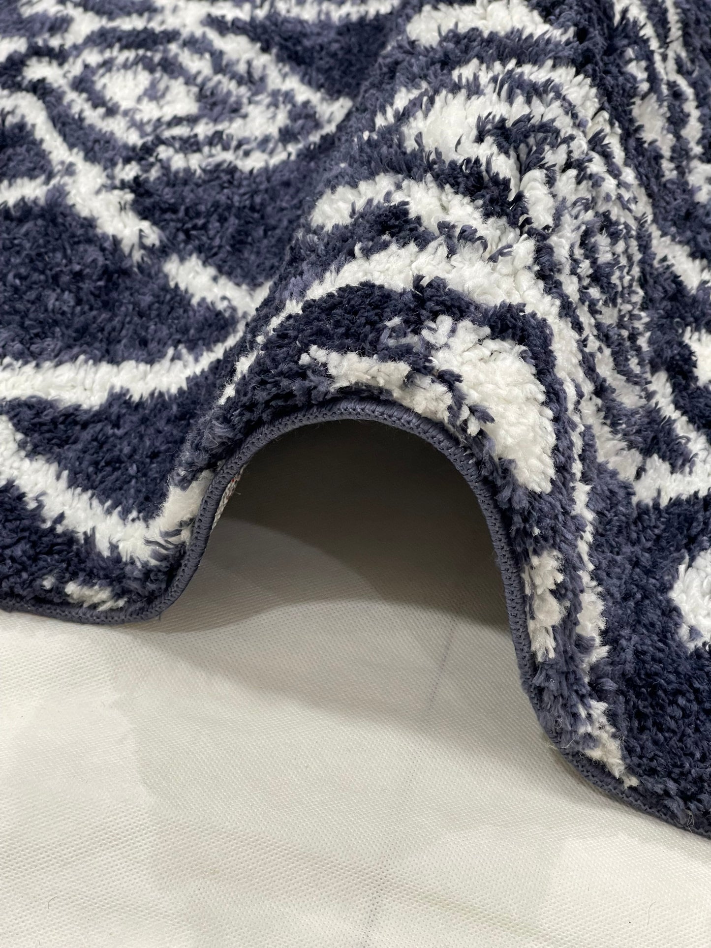 Turkish Shaggy Rug With Woven Back.  Size : 5 Ft Width x 7.3 Ft Length (160cm x 220cm) Article-05-Blue