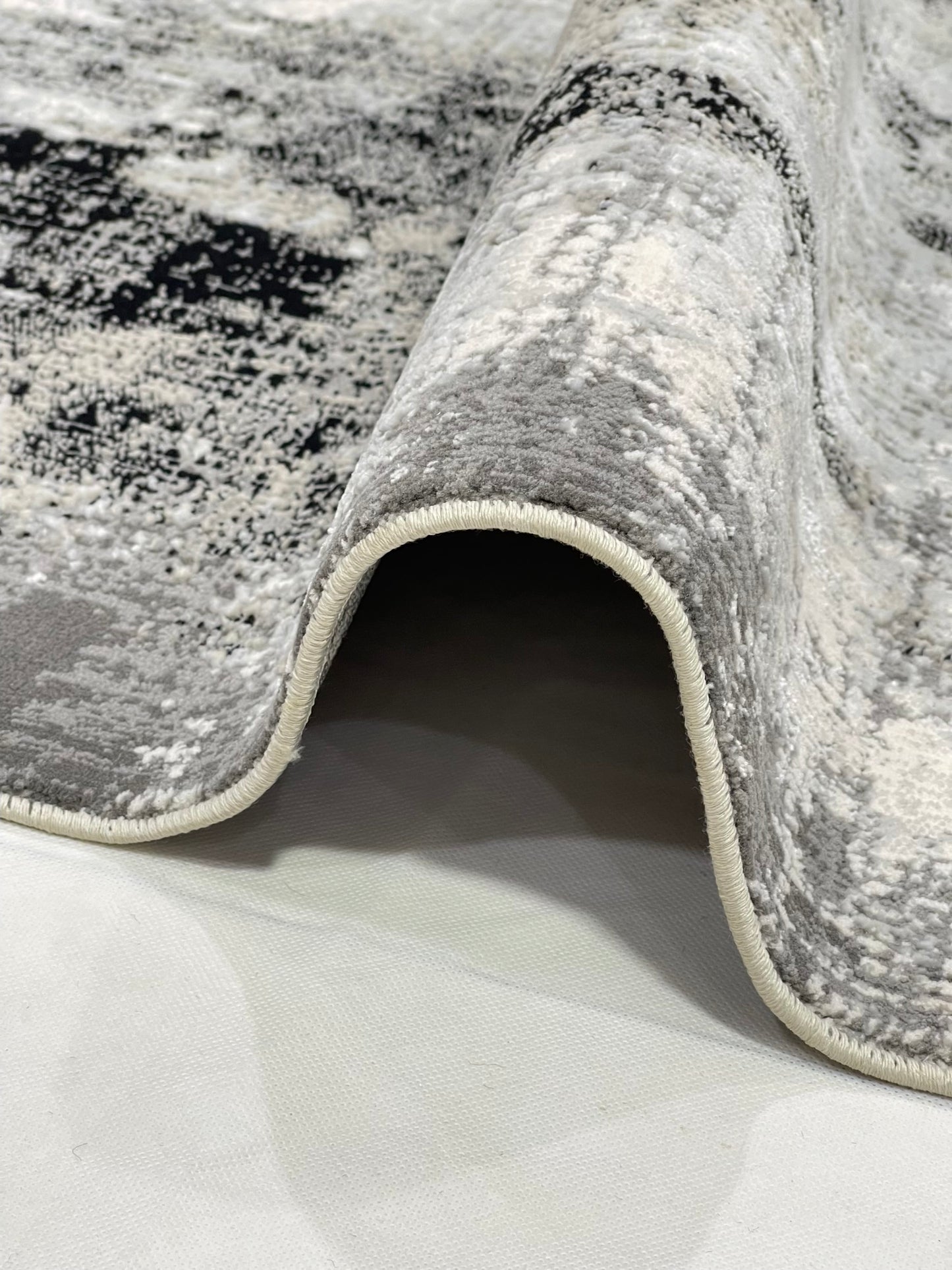 Irani Vintage Woven Rug.
 Article -2047-Grey
Size: 4 ft width x 6 ft length ( 120cm x 180 cm)
