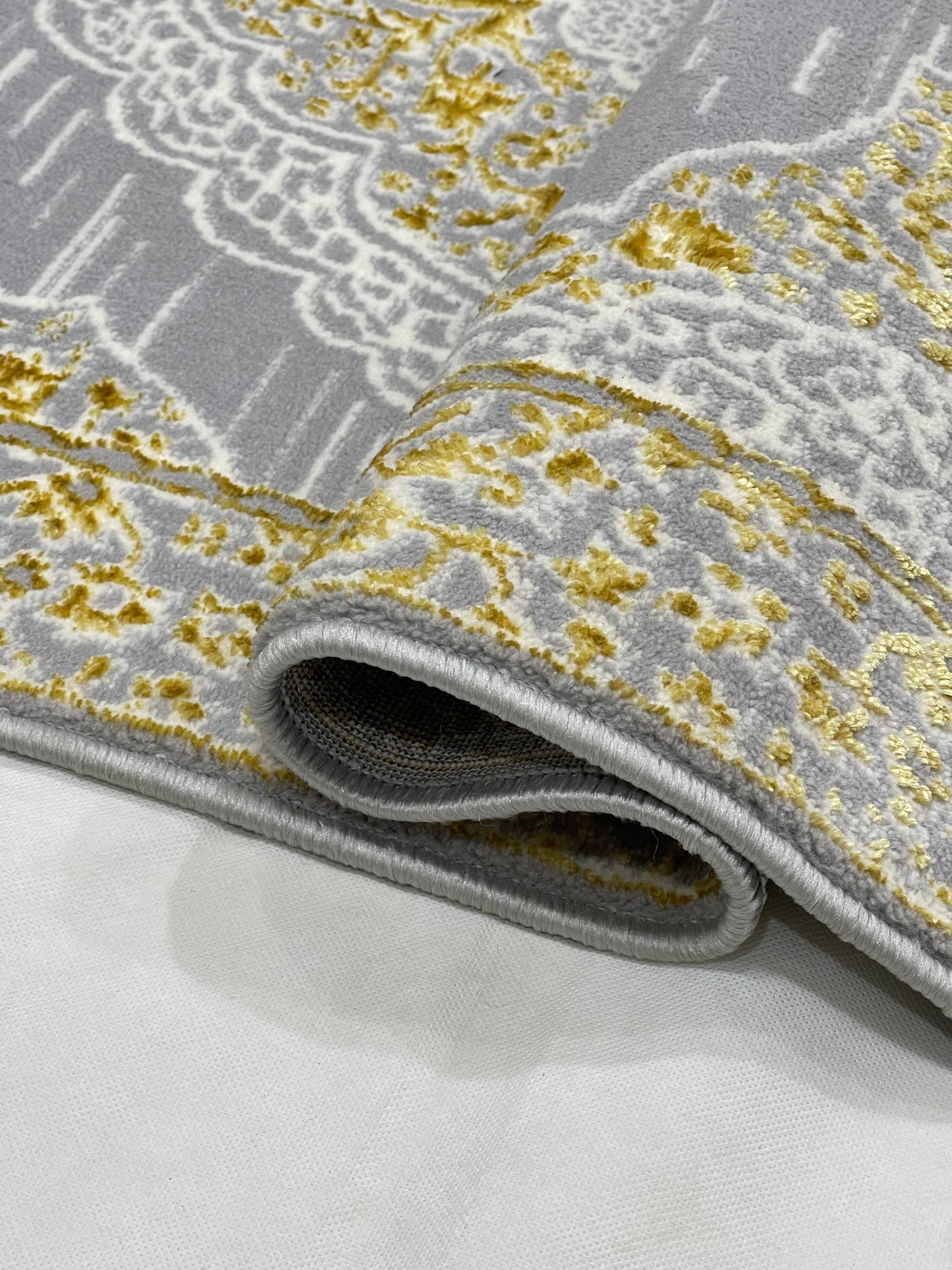 Polyester Silk Woven Rug.(Article-1455-Grey) Size : 3 ft width x 5 ft length ( 100cm x 150cm)