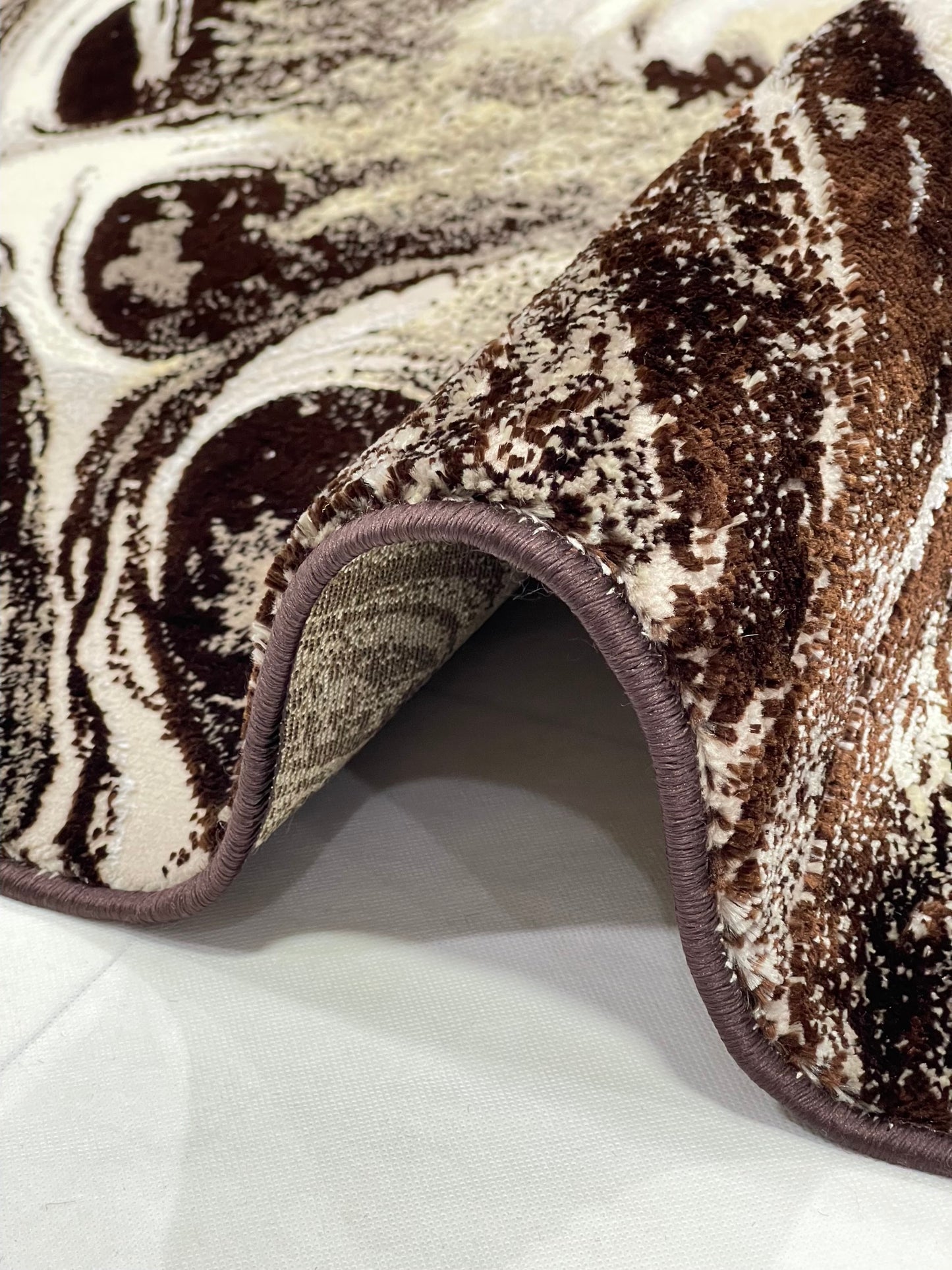Turkish Top Quality Silk.(Article-1094-Brown)
Size: 4 ft width x 5.6 ft length ( 120cm x 170cm)