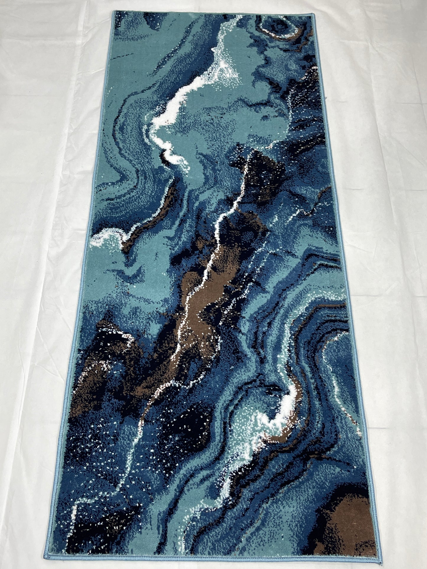 Feroze Modern Polypropylene Woven Rug.
 Size : 2.6 ft width x 6.6 ft length
 (80 cm x 200cm)