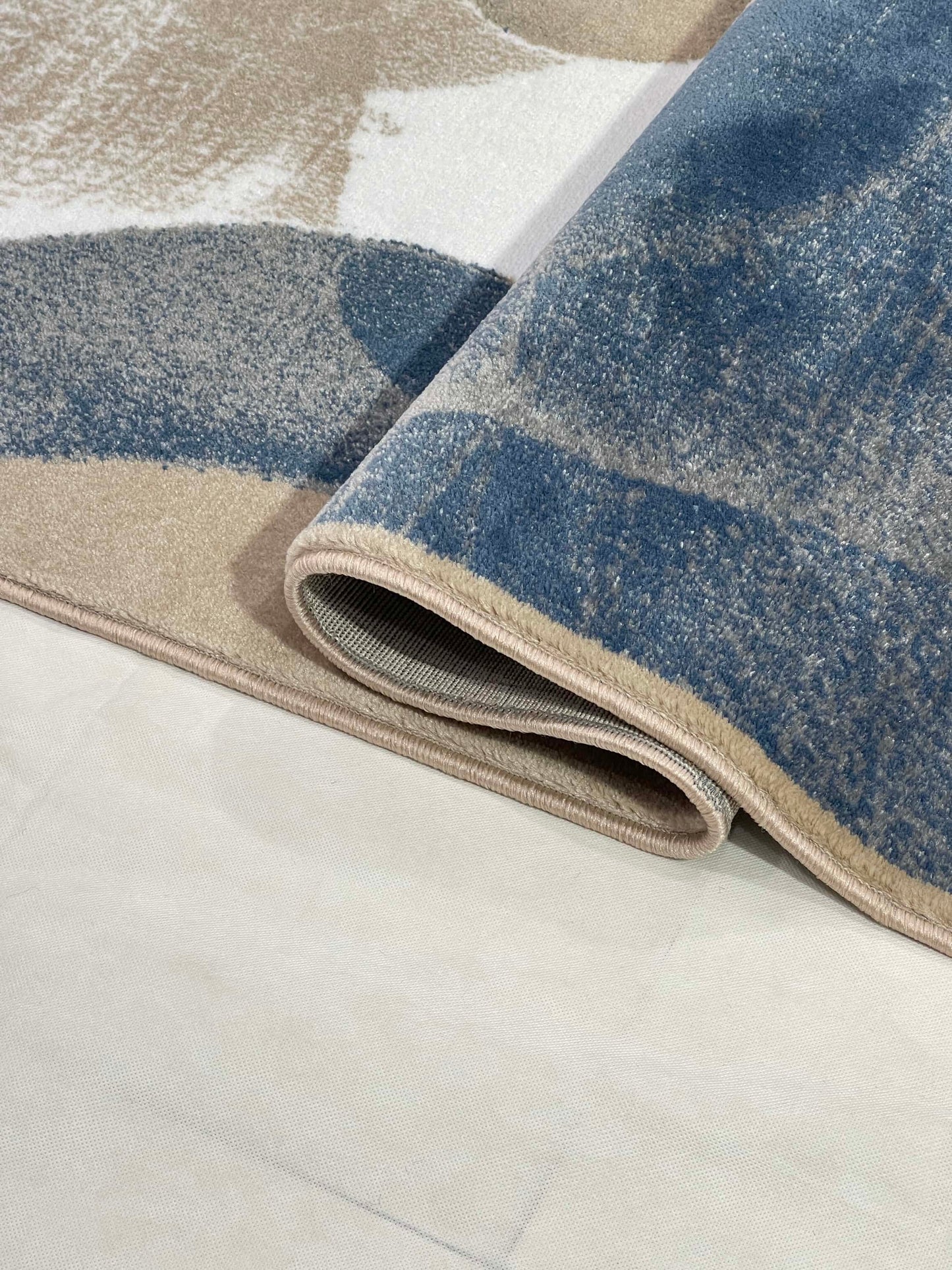 Modern polypropylene Rug,back woven(Article-670-Mink,Blue)
Size : 5ft width  x 7.3ft length (150cm x 220cm)