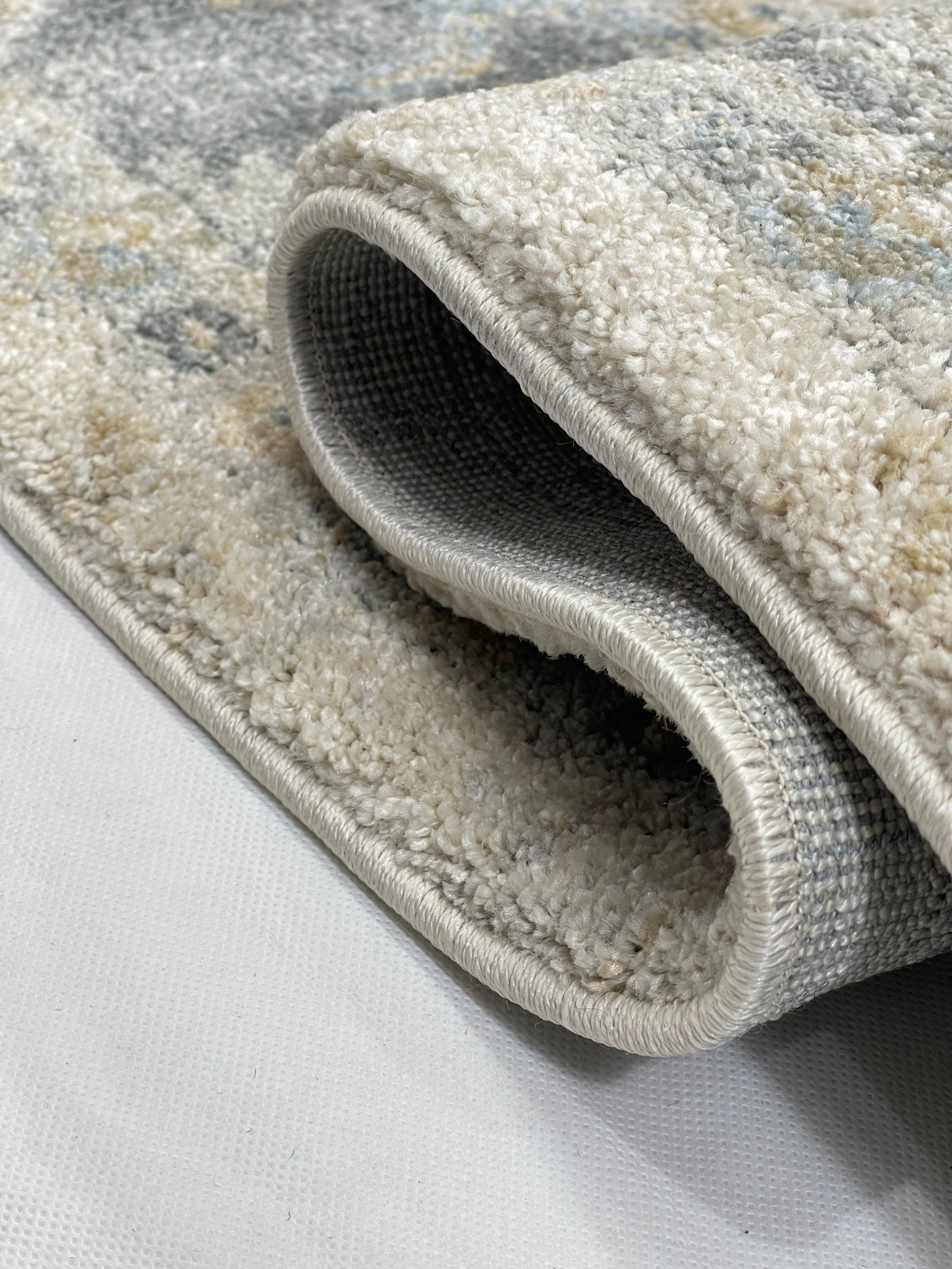 New Turkish Silk (Surya A) 
Size: 6.6 ft width x 9.6 ft length (200cm x 290cm)
Article -613- Off White
