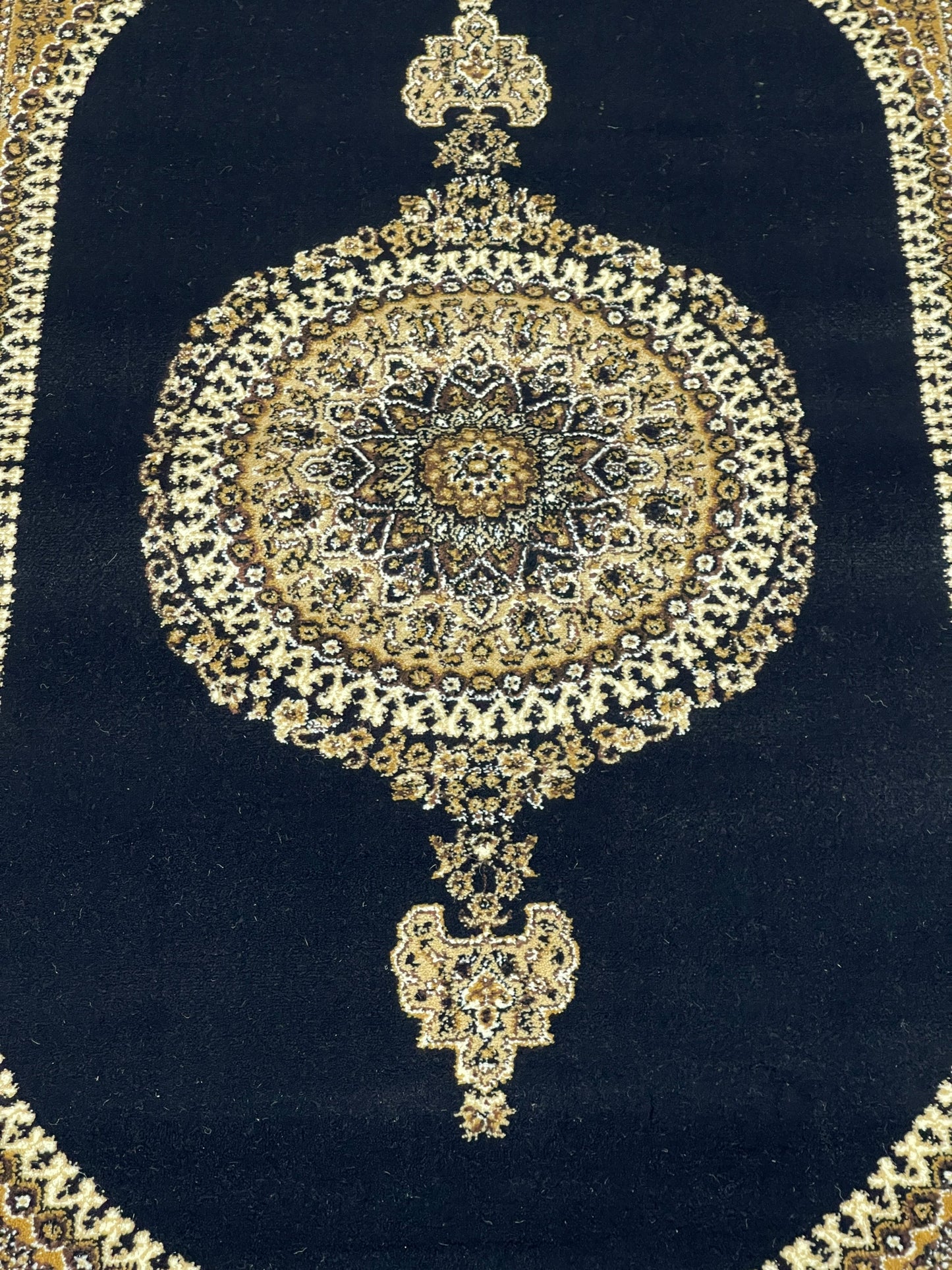 Persian Polypropylene Rug,back woven(Article-22-Black)
Size : 5ft width  x 7.3ft length (150cm x 220cm)