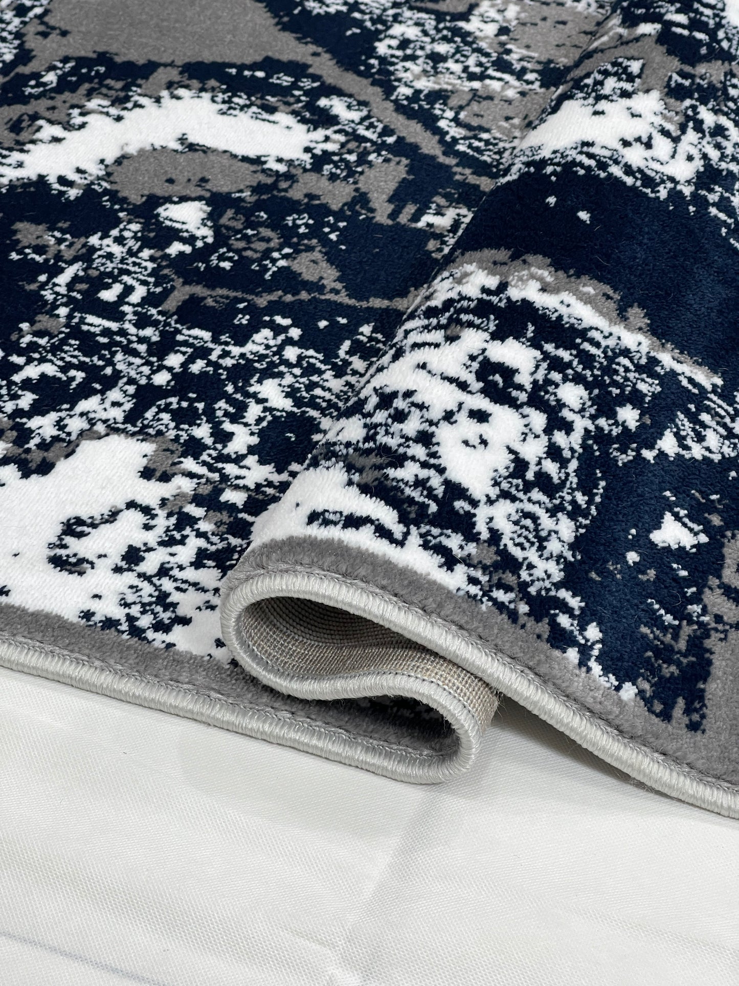 Modern polypropylene Rug,back woven(Article-1777-Grey)
Size : 5 ft width x 7.3 ft length ( 150 cm x 220 cm)